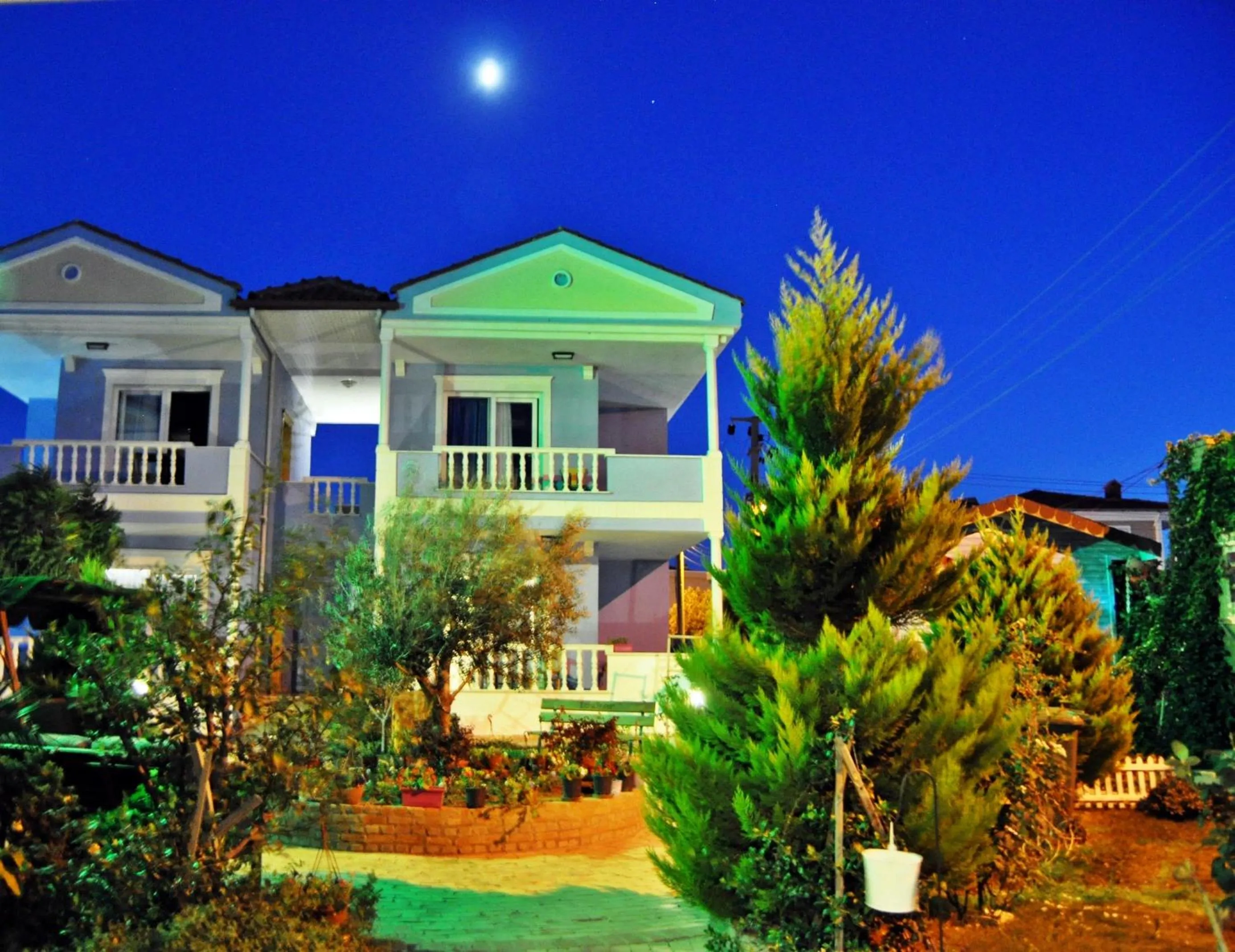Facade/entrance in Cundavilla Hotel & Suites