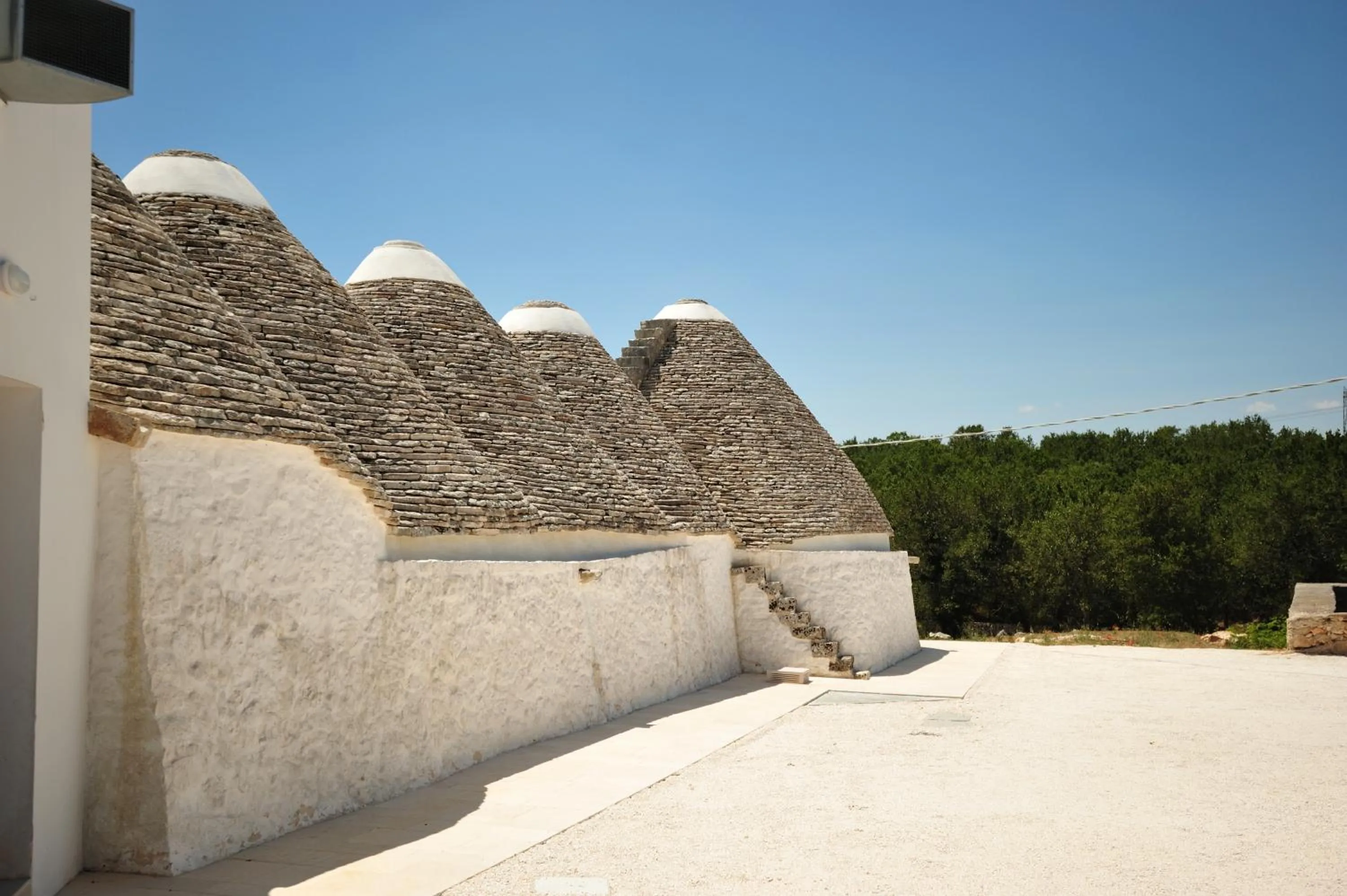 Photo of the whole room in Masseria Calandrella