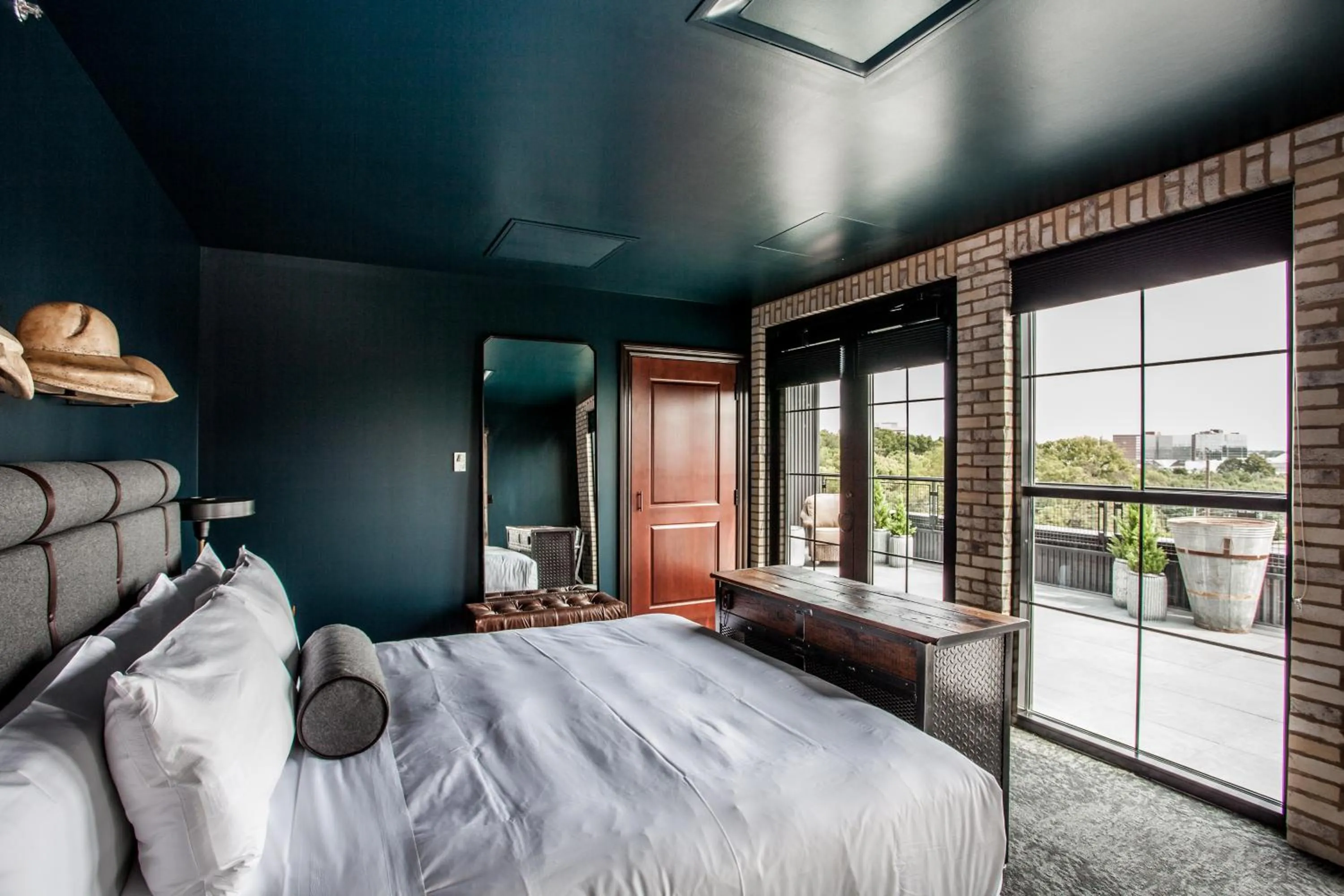 Bed in Ironworks Hotel Indy