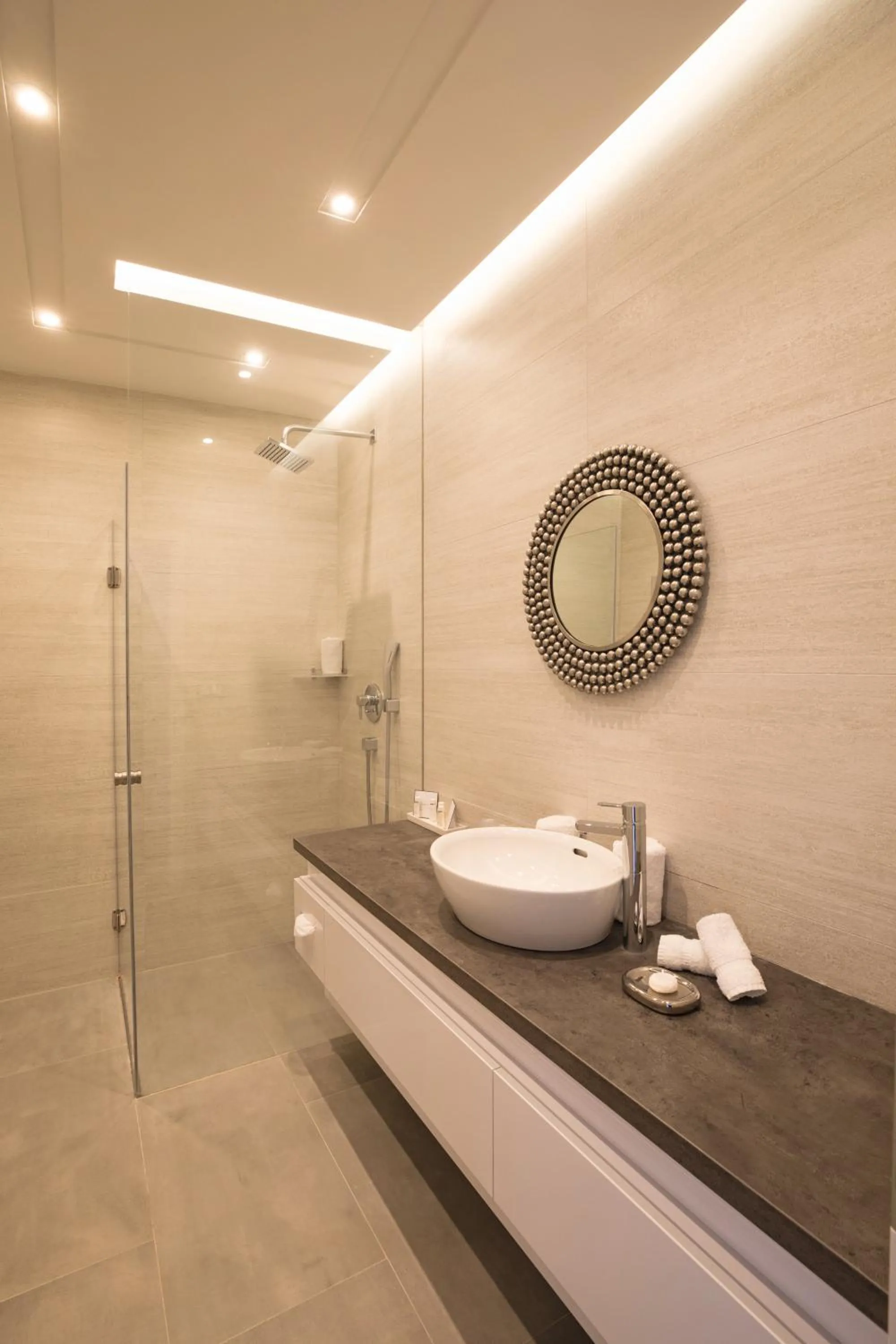 Shower in Zala Springs Golf Resort