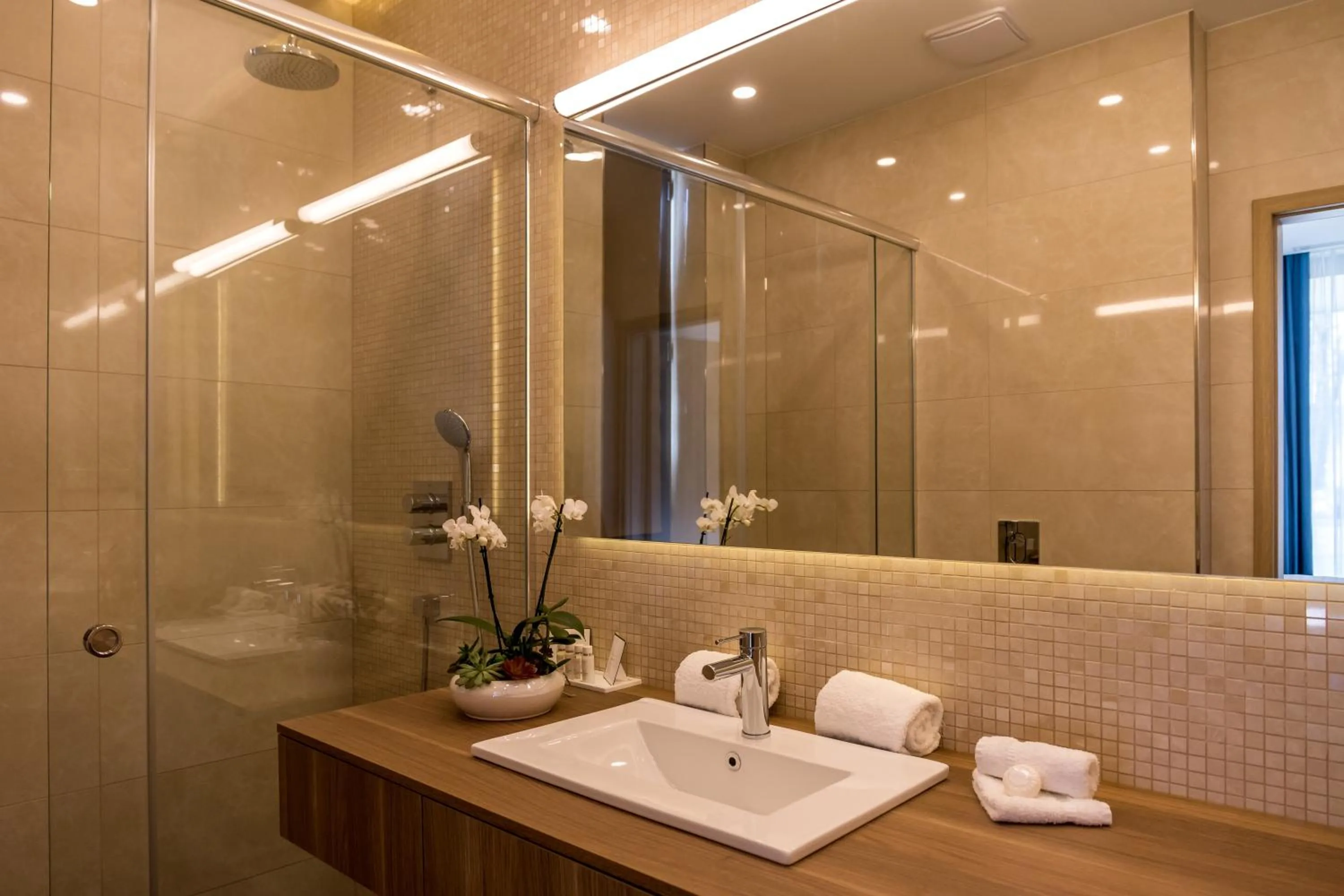 Shower in Zala Springs Golf Resort