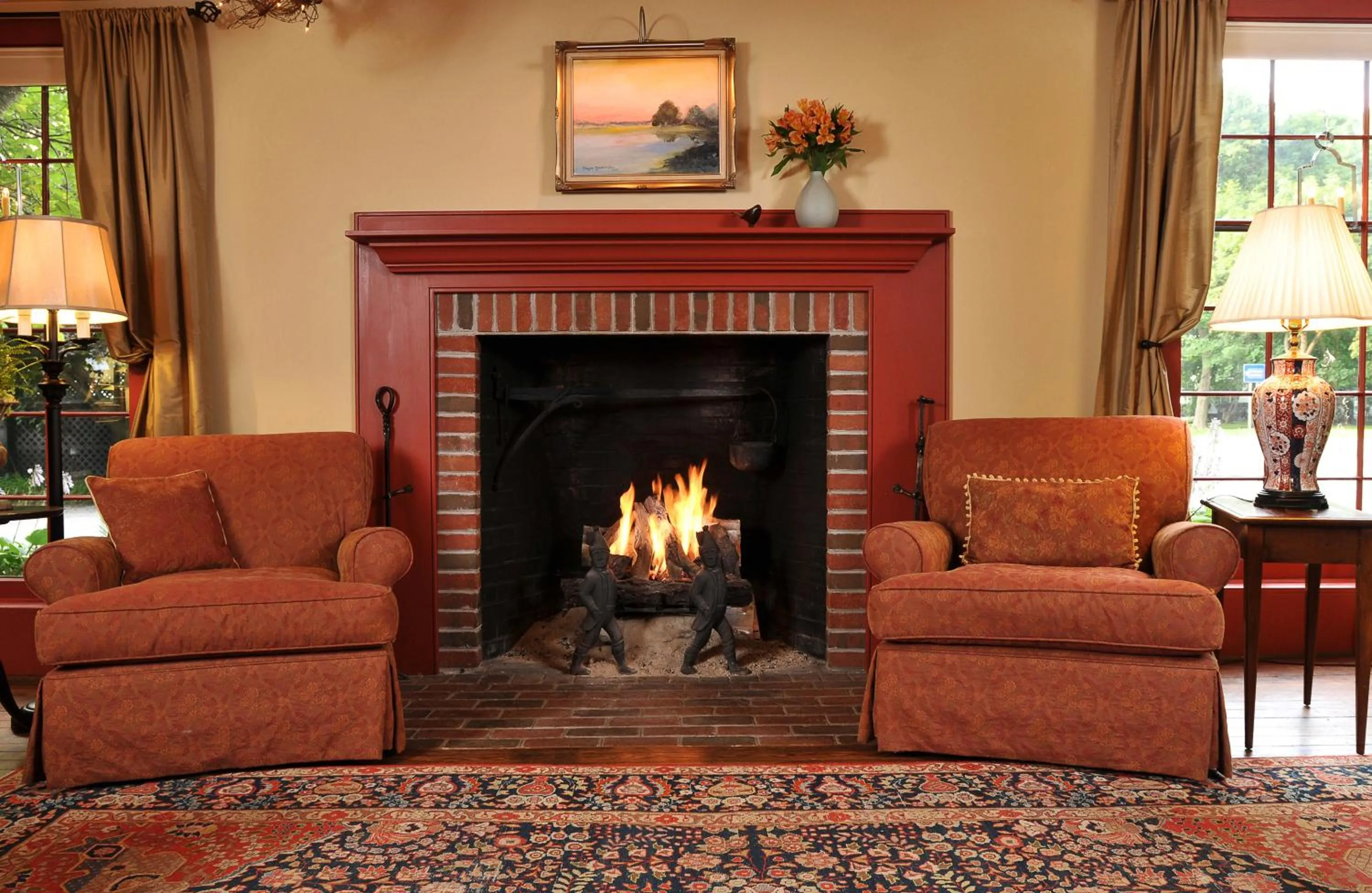 Living room in 1795 Acorn Inn Bed and Breakfast