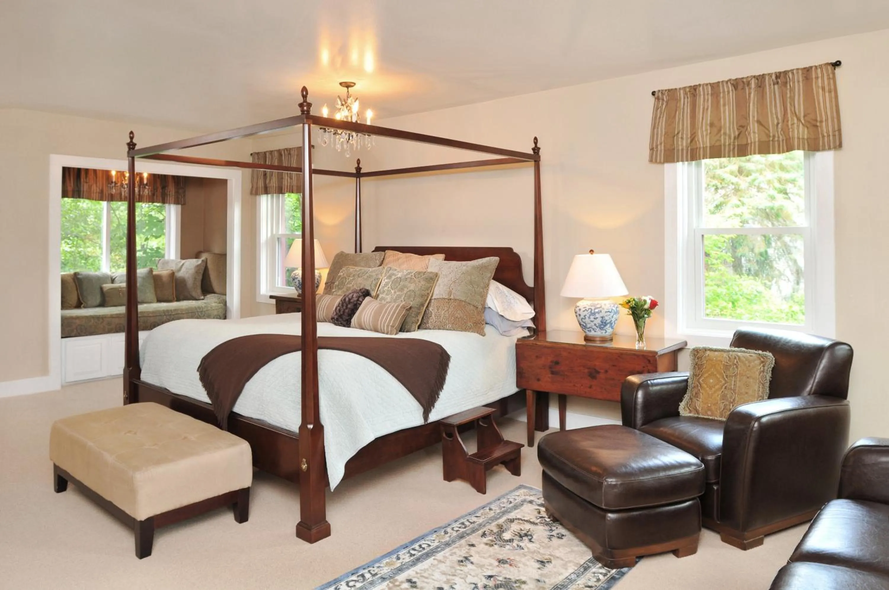 Bedroom, Bed in 1795 Acorn Inn Bed and Breakfast