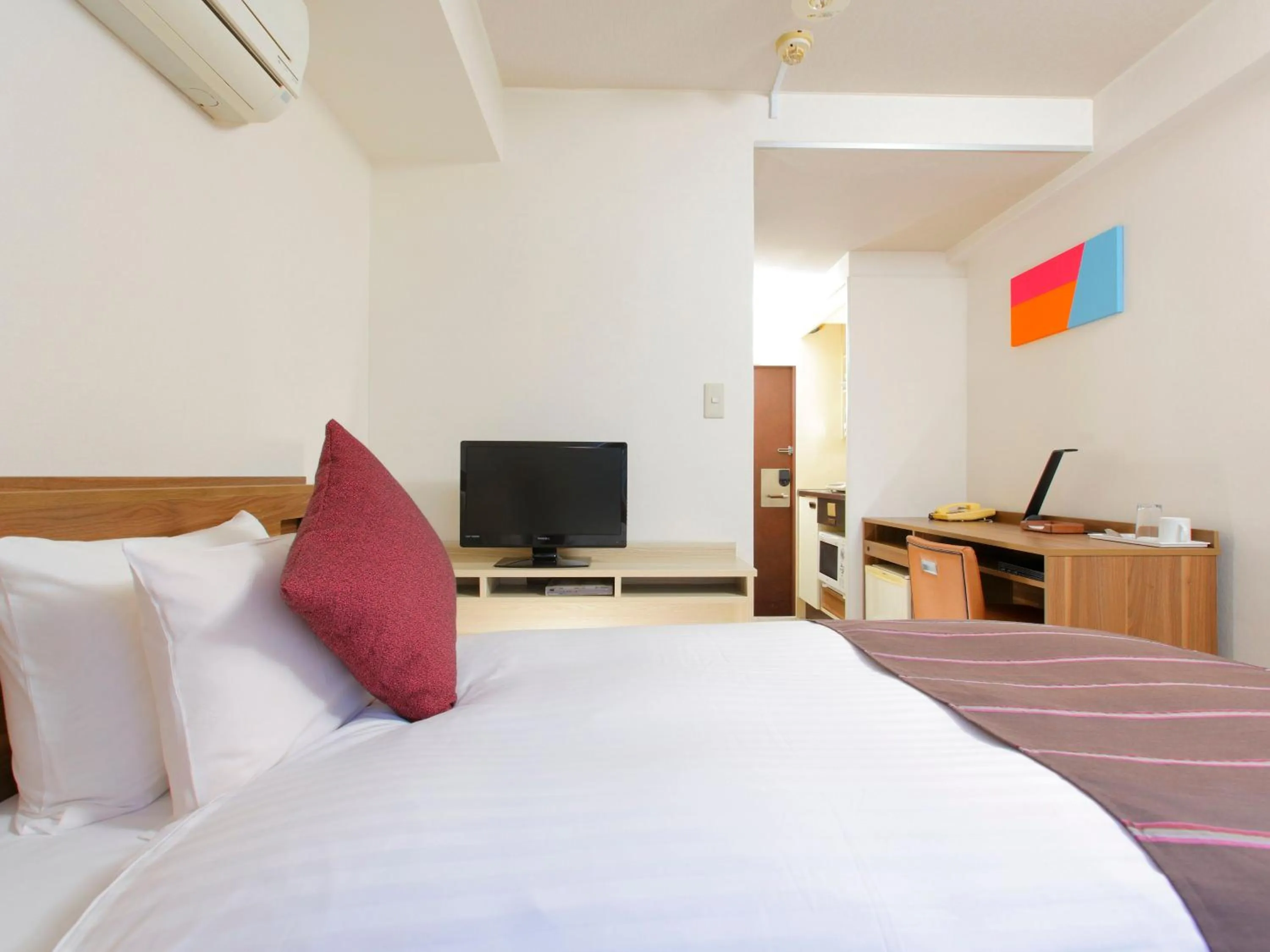 Photo of the whole room, Bed in HOTEL MYSTAYS Ueno Iriyaguchi