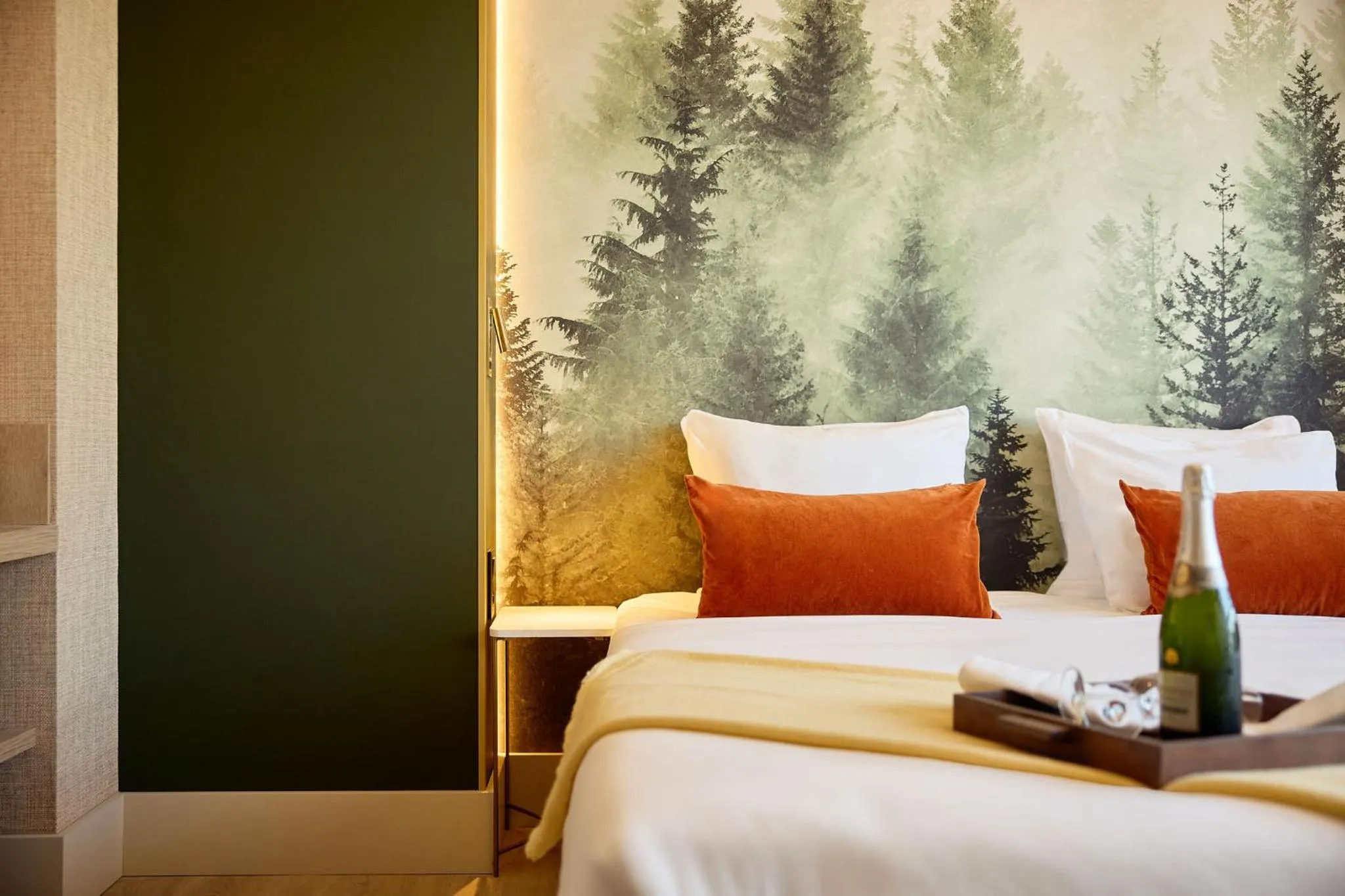 Bedroom, Bed in Van Der Valk Luxembourg Arlon