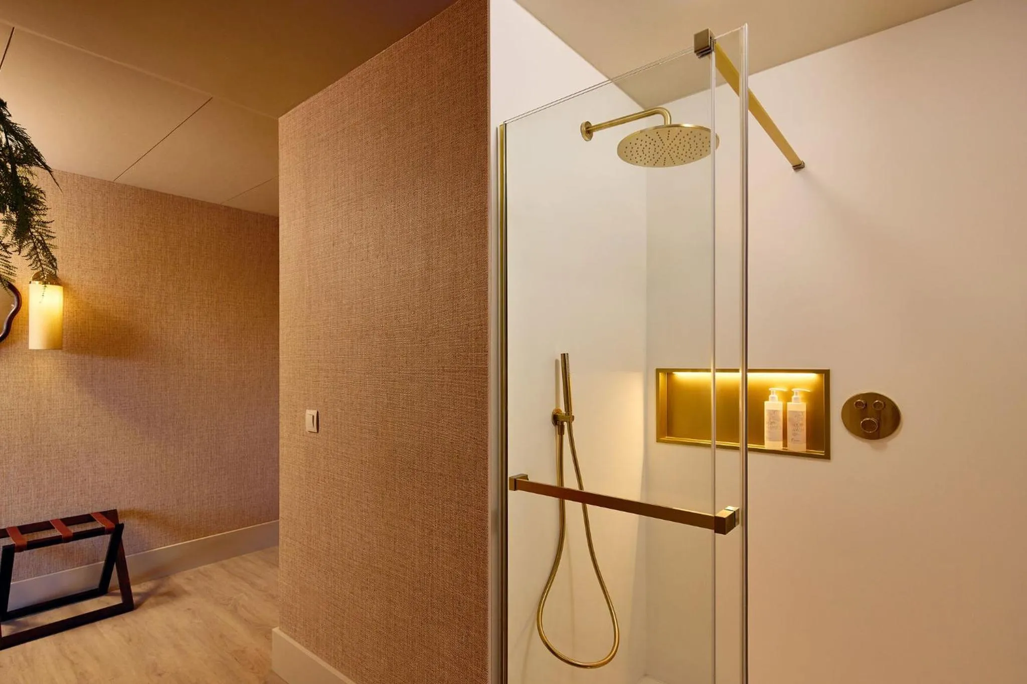 Shower in Van Der Valk Luxembourg Arlon