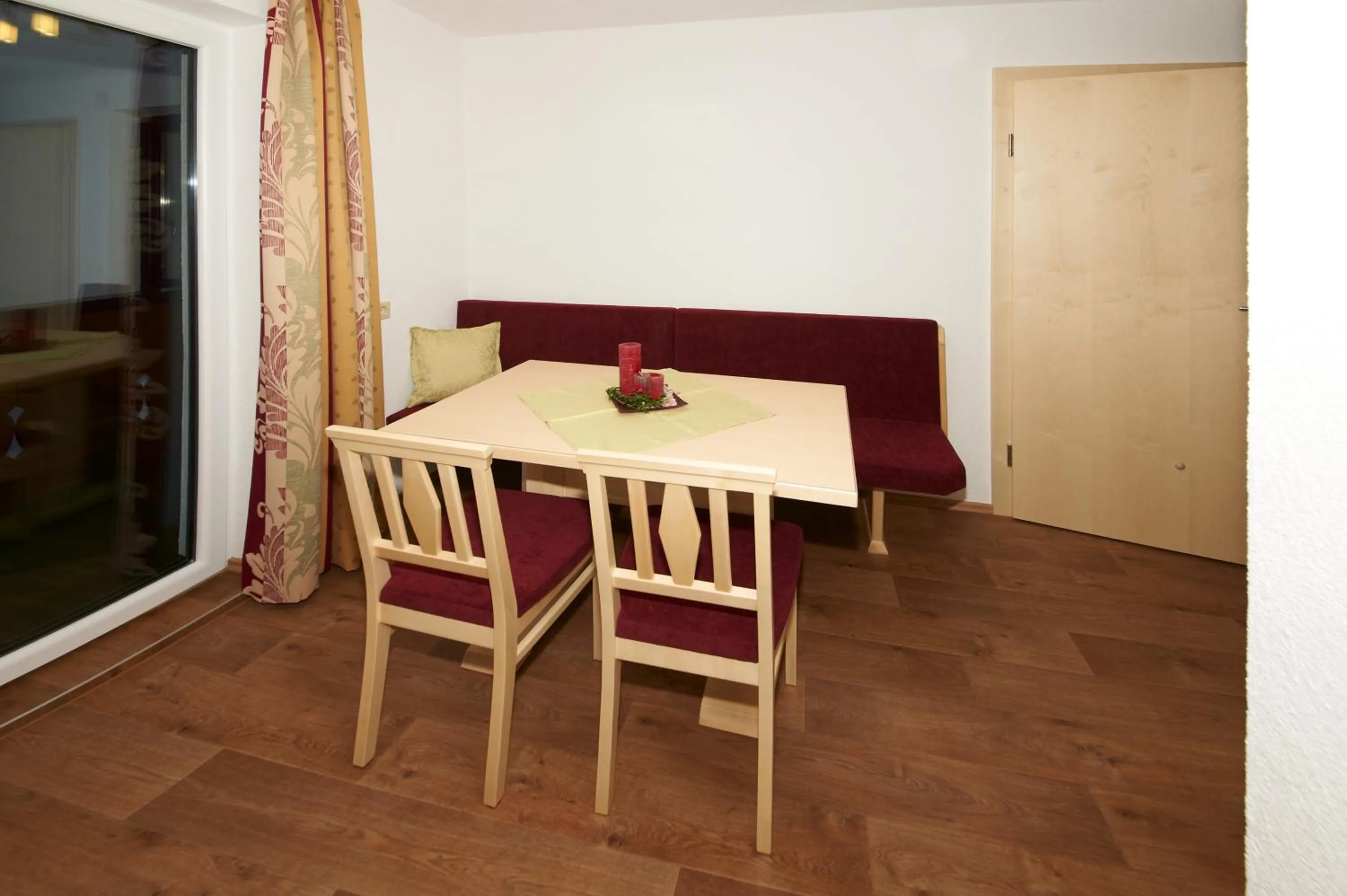 Dining area in Apartments Kappl
