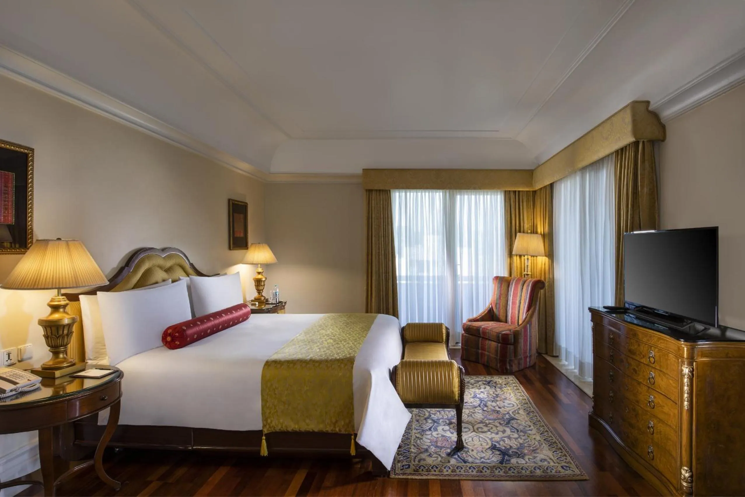 Photo of the whole room, Bed in The Leela Palace Bengaluru