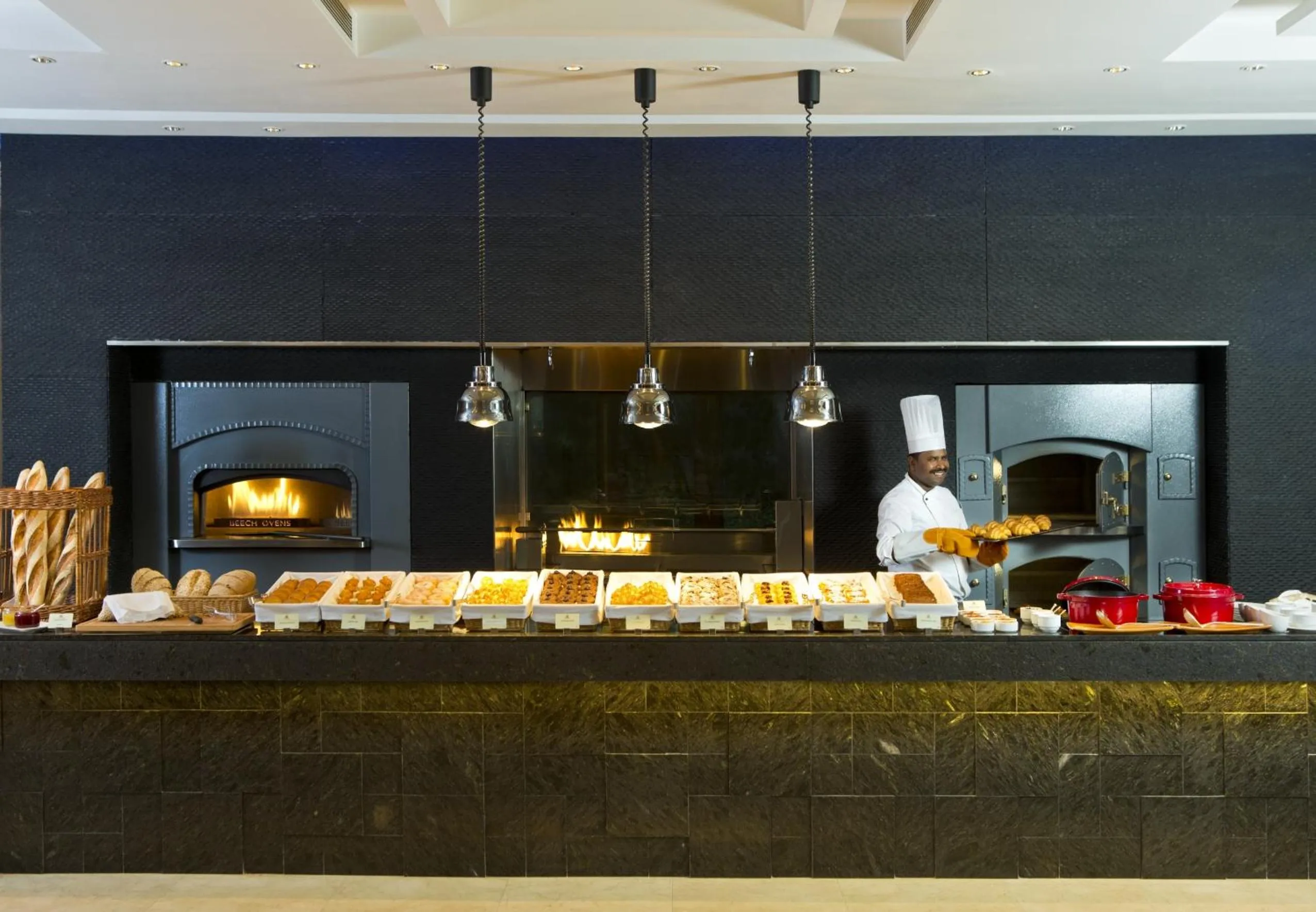 Restaurant/places to eat in The Leela Palace Bengaluru