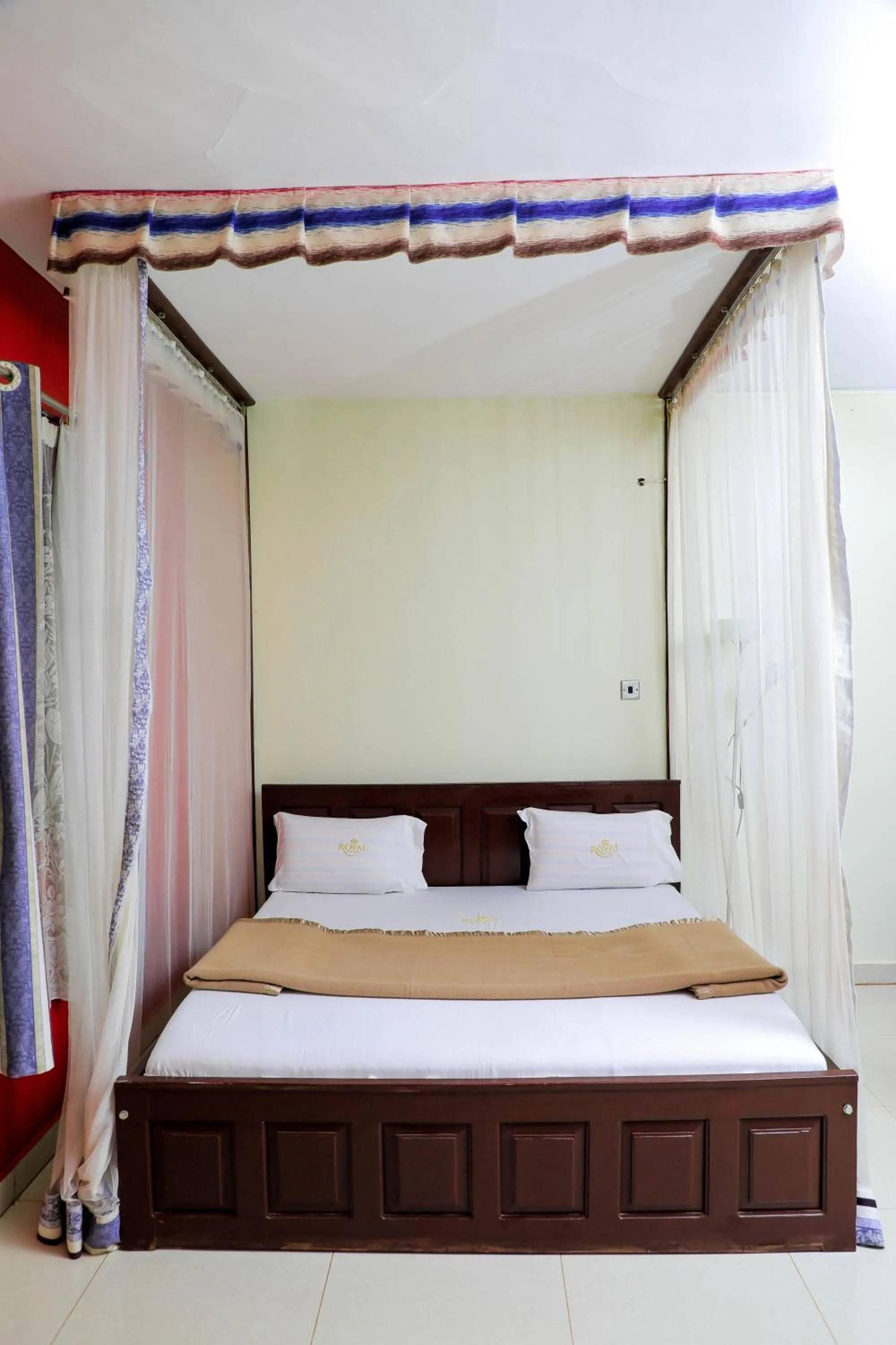 Bed in Royal Park Hotel