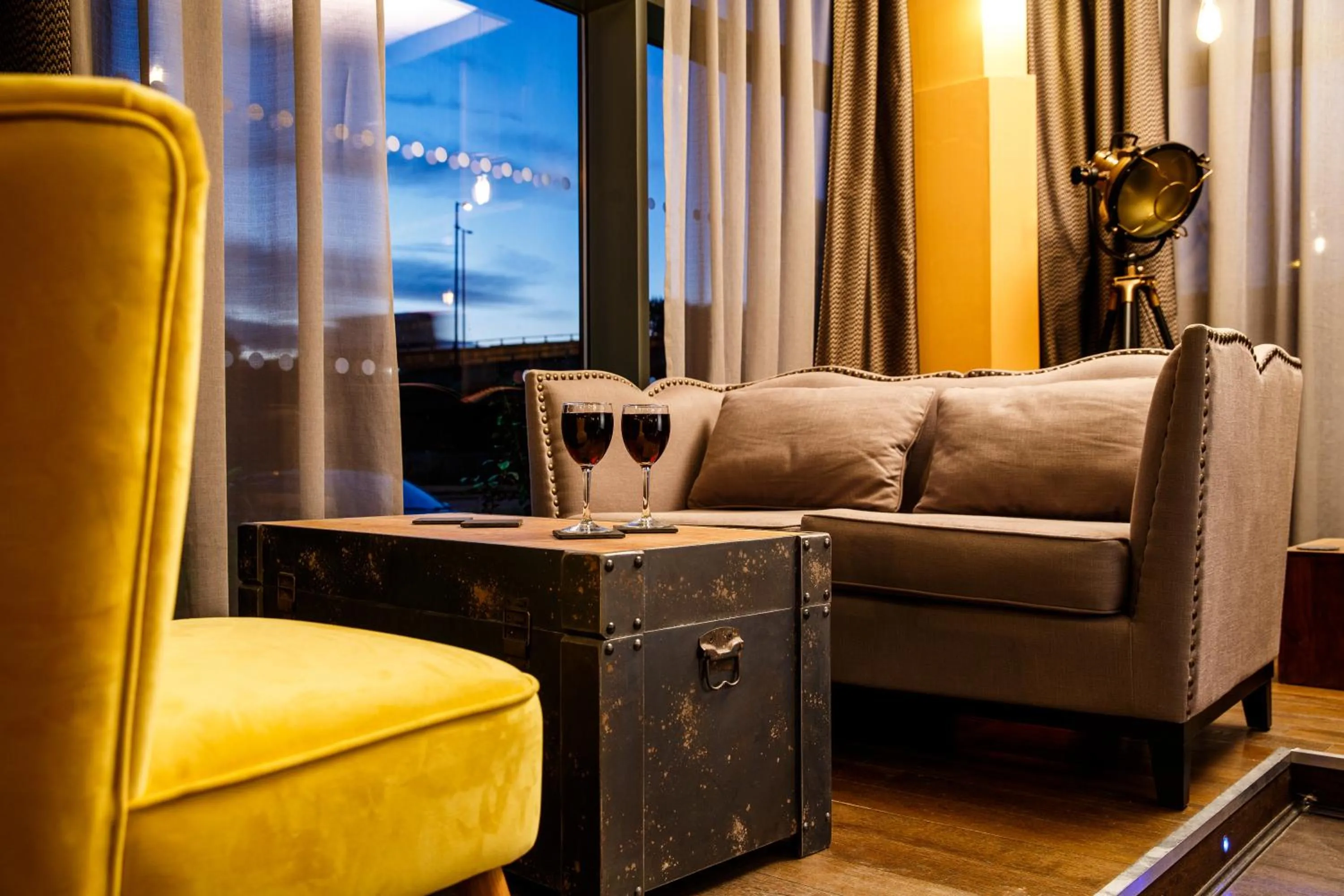 Communal lounge/ TV room, Seating Area in ibis Styles Birmingham Oldbury