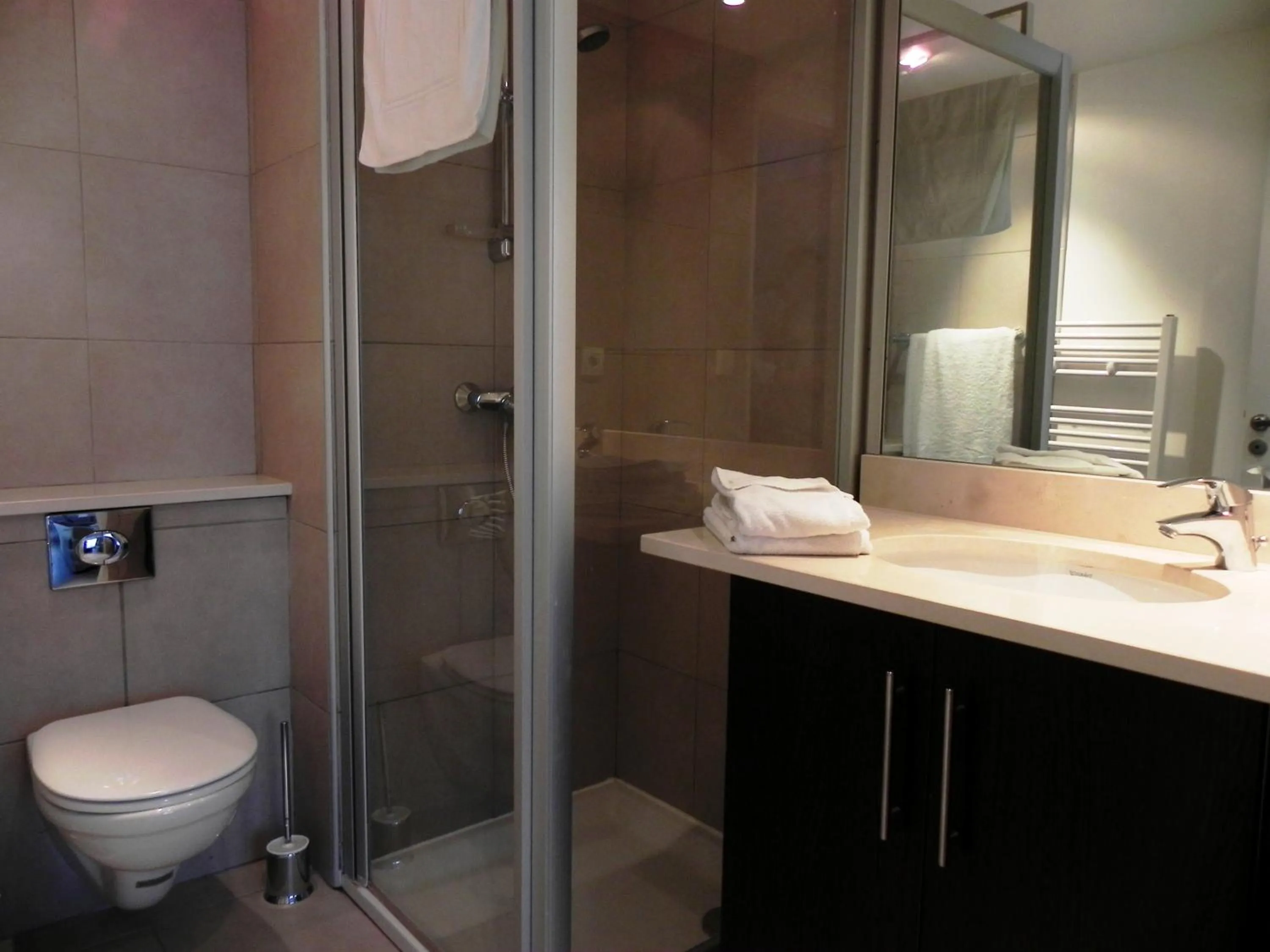 Bathroom in Residence Services Calypso Calanques Plage