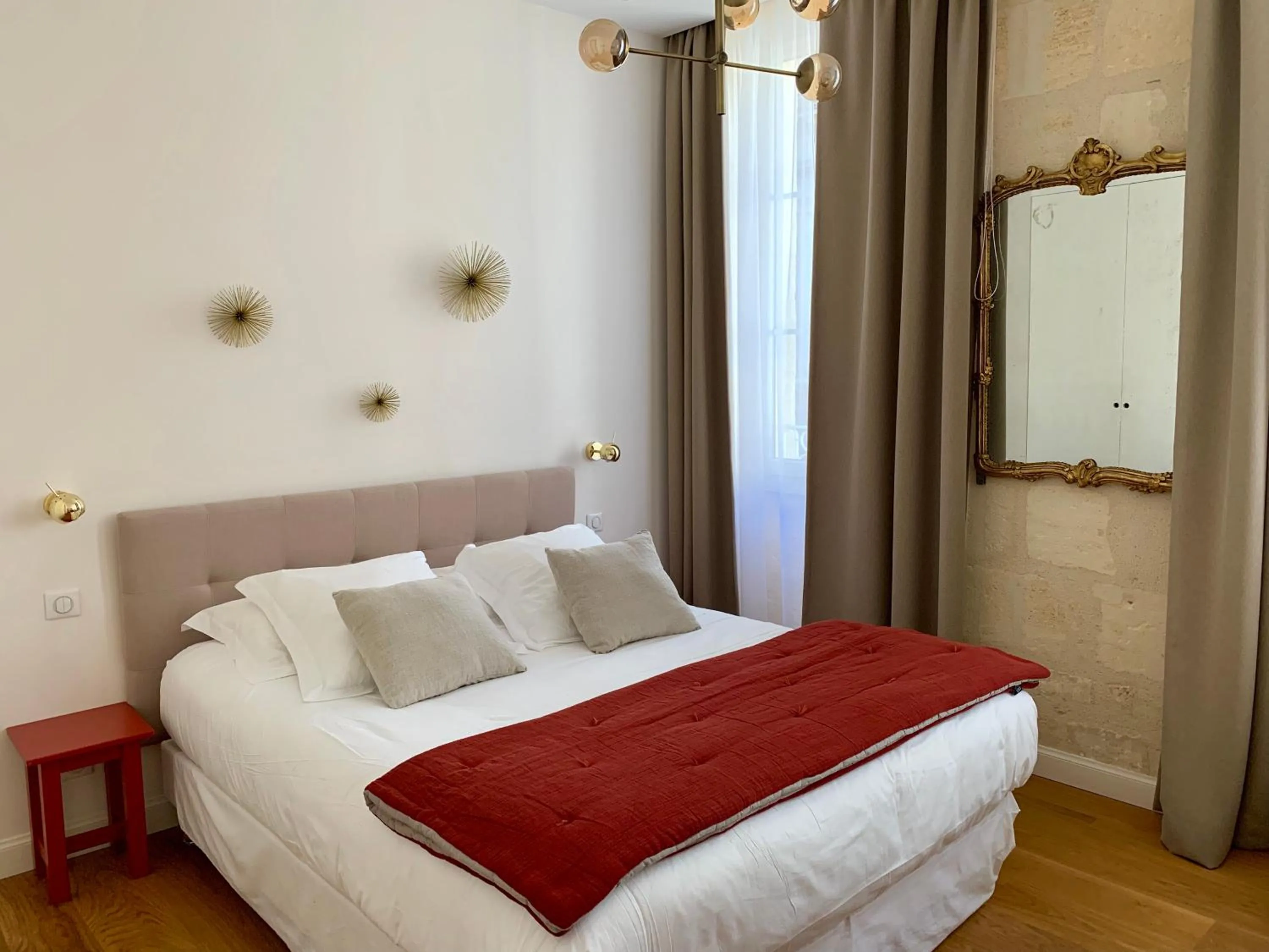 Bed in La Maison Odeia Bordeaux Centre