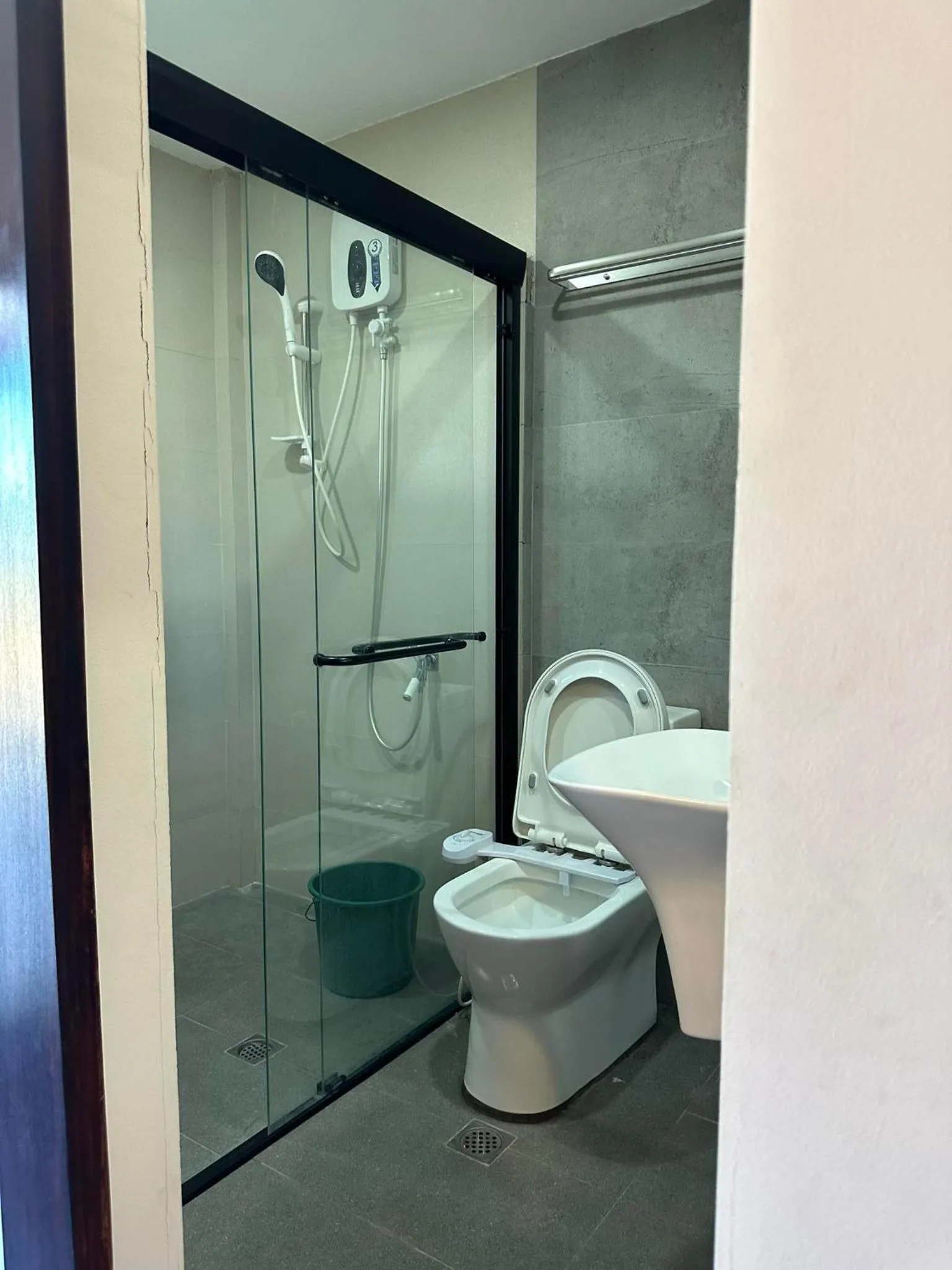 Toilet in A's Azotea de Bohol