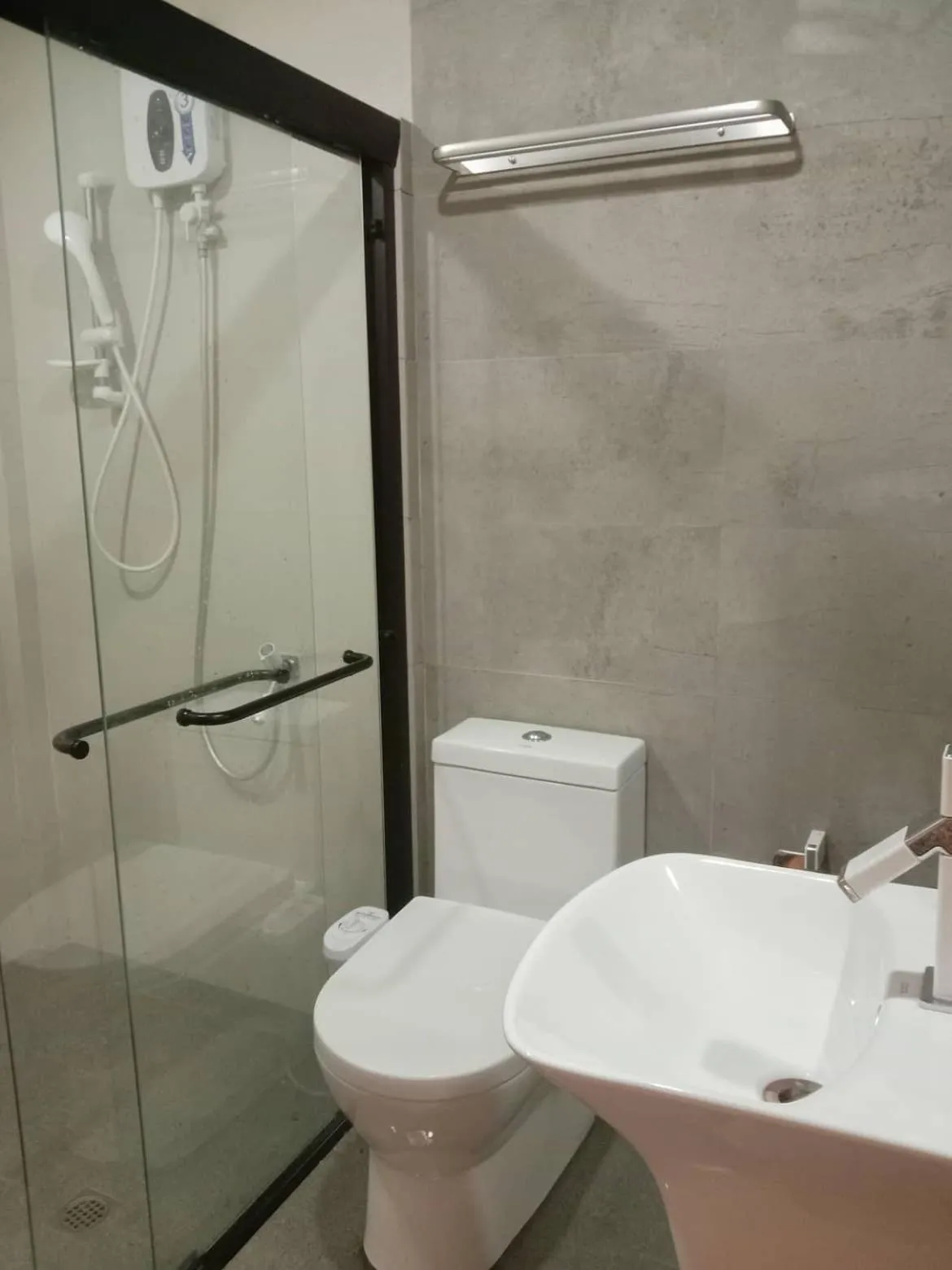 Bathroom in A's Azotea de Bohol