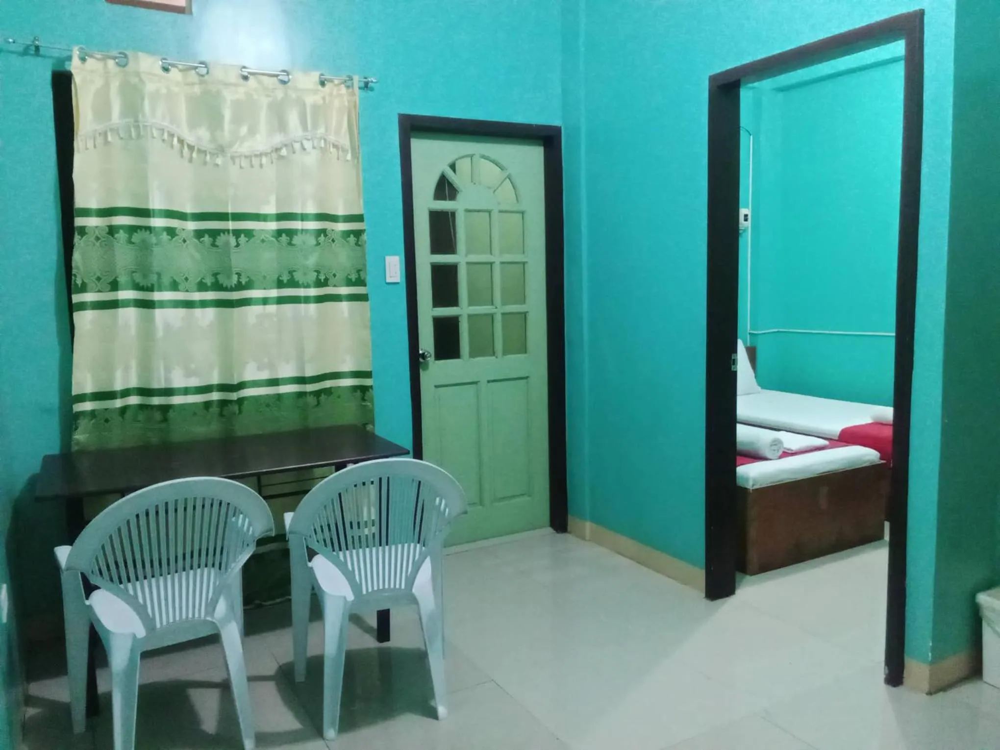 Living room, Bed in A's Azotea de Bohol