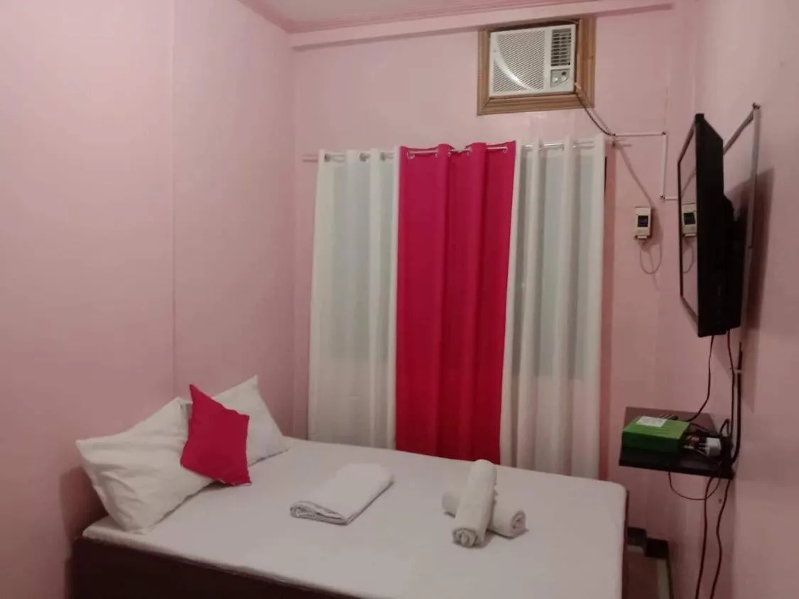 Bedroom, Bed in A's Azotea de Bohol