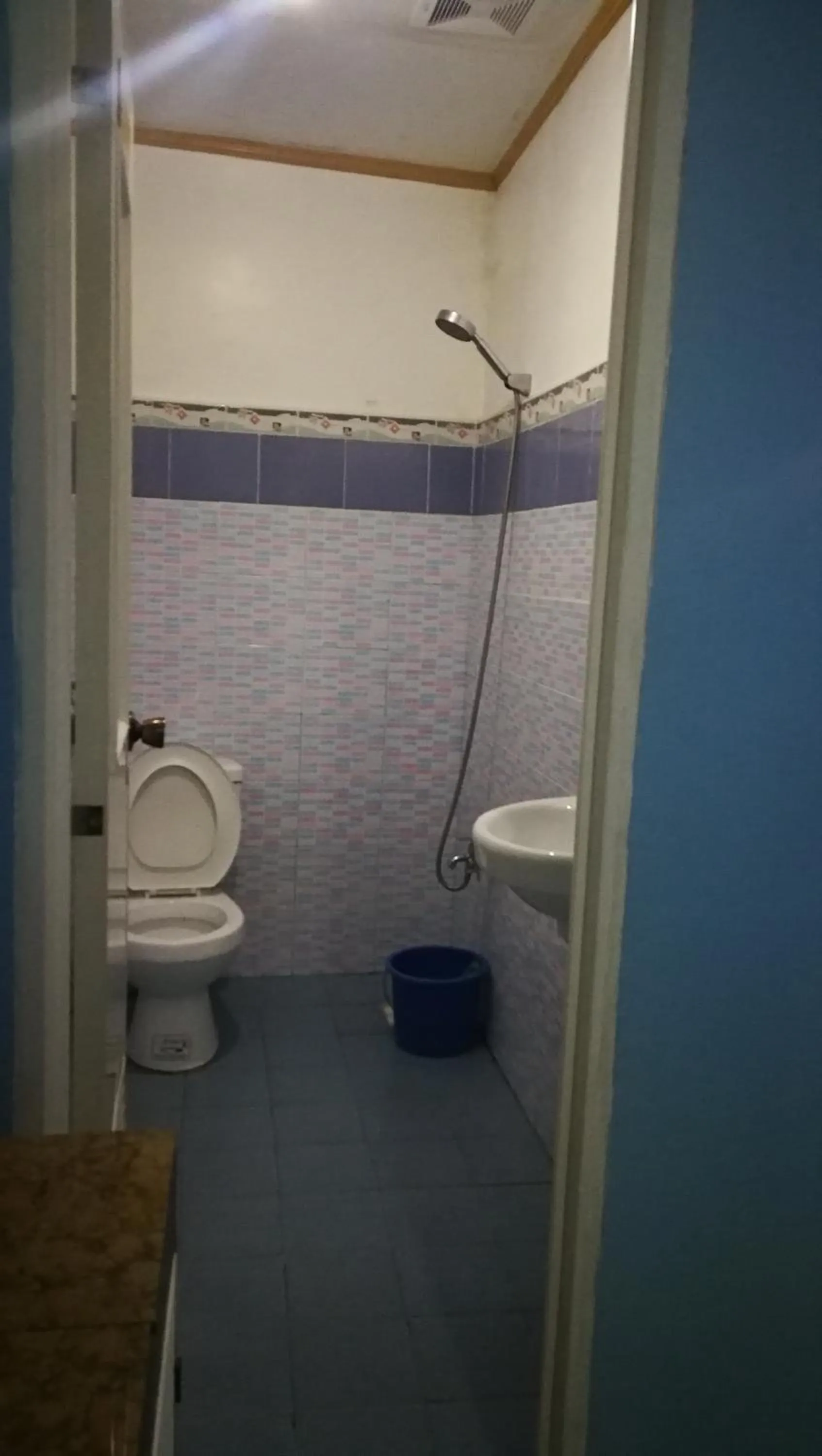 Toilet in A's Azotea de Bohol