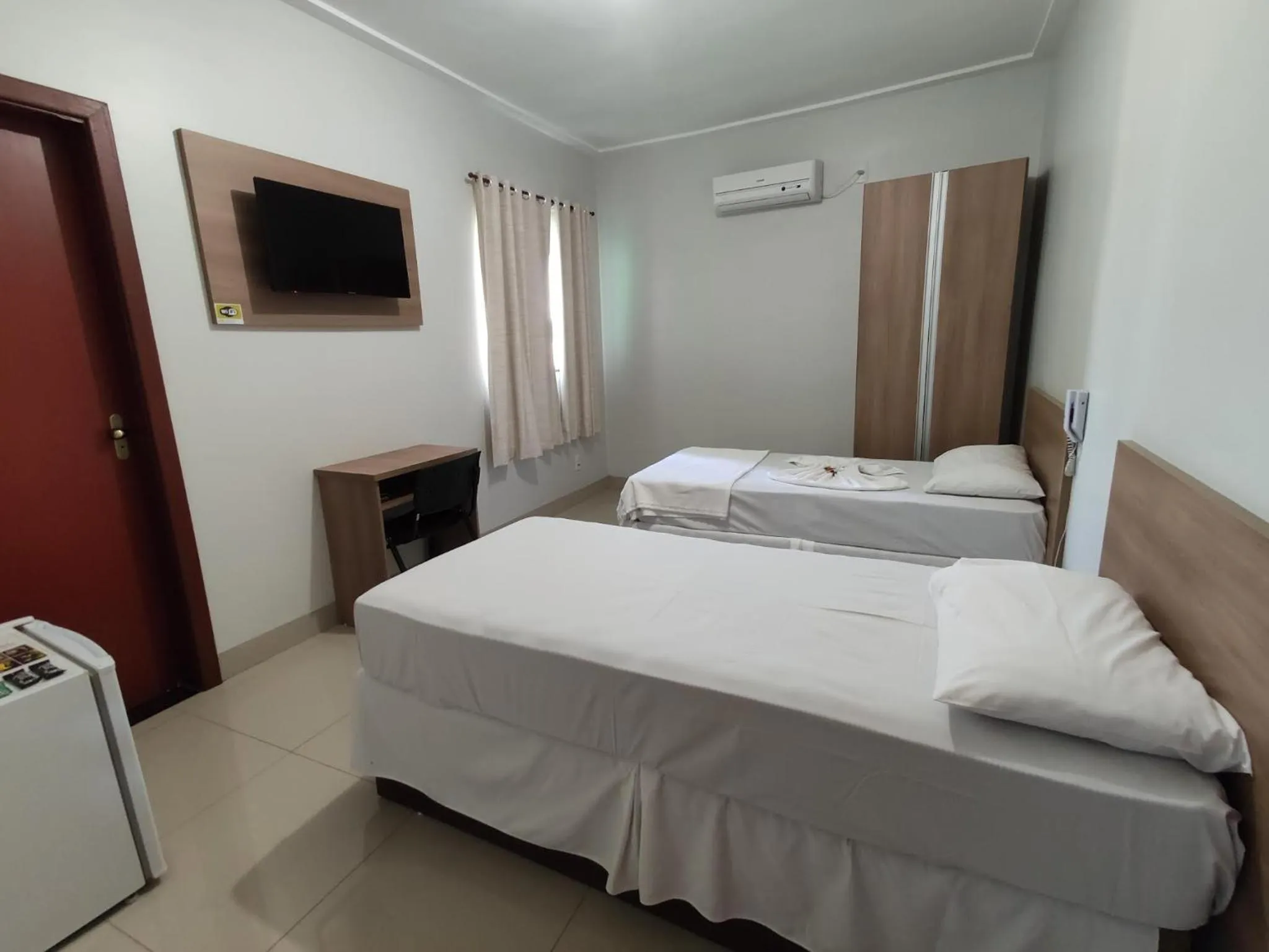 Bed in Cemarim Hotel