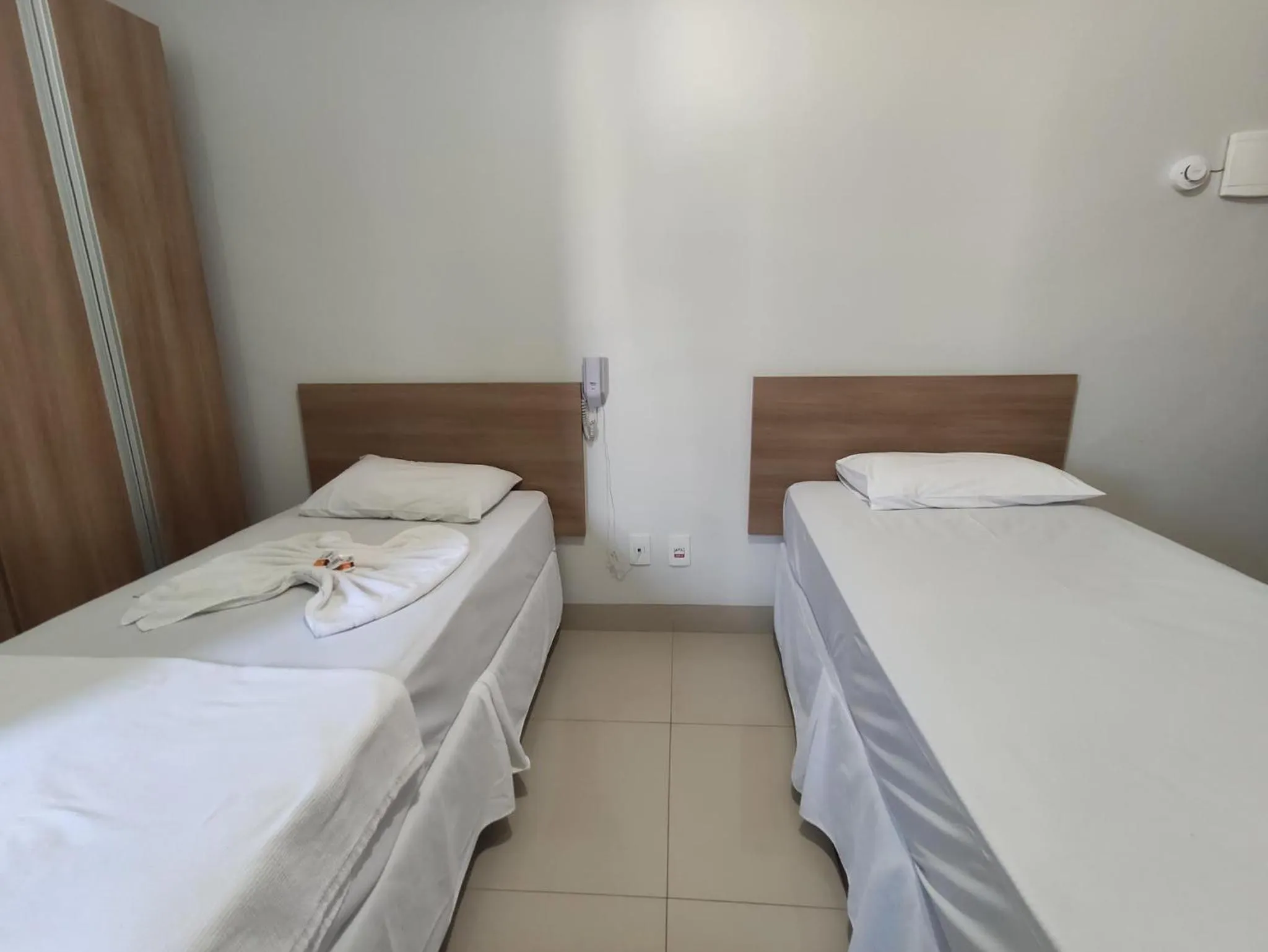 Bed in Cemarim Hotel