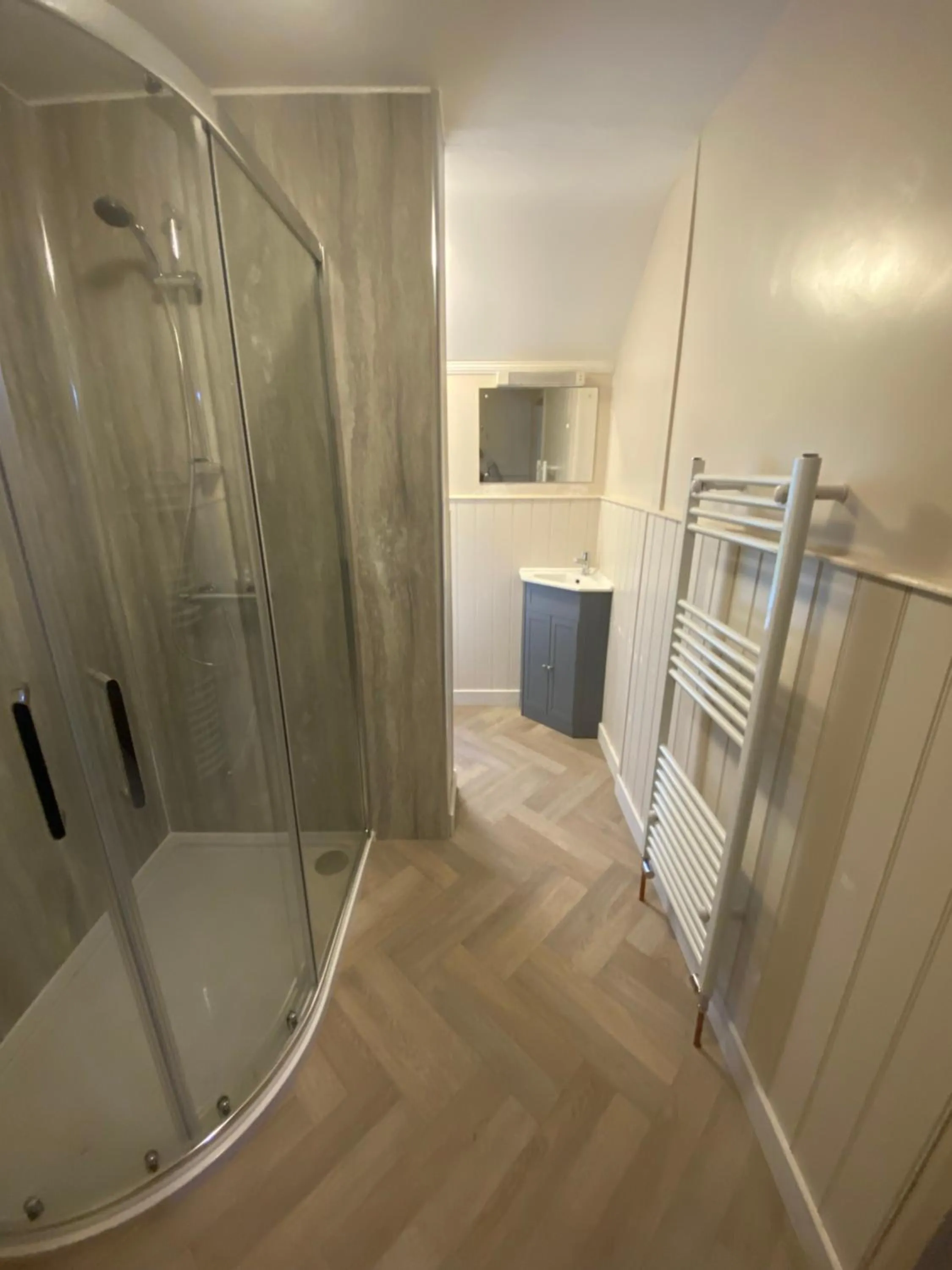 Shower in Cottage Lea's Country Hotel & Restaurant