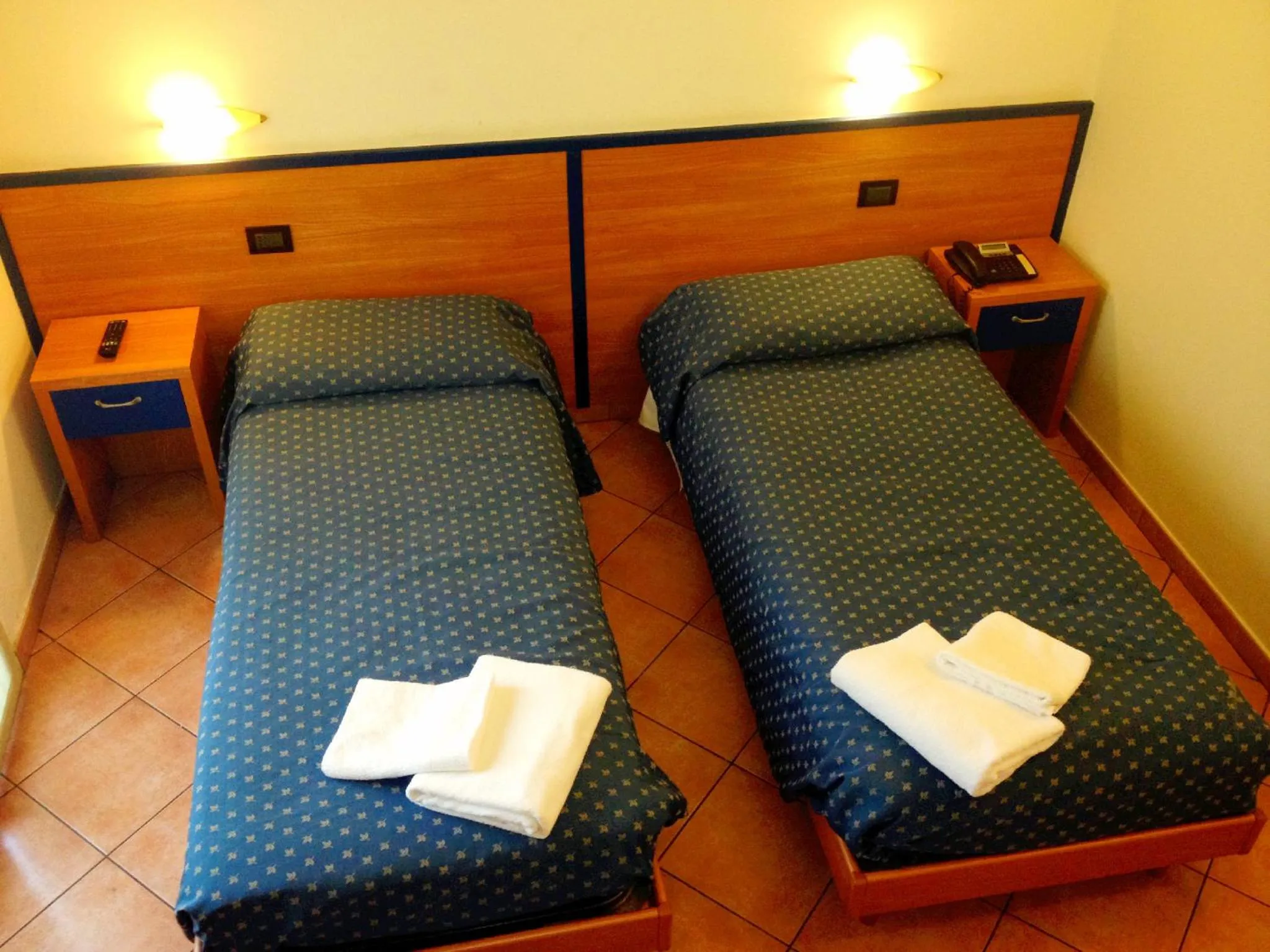 Bed in Hotel Iride stazione Lambrate Città studi