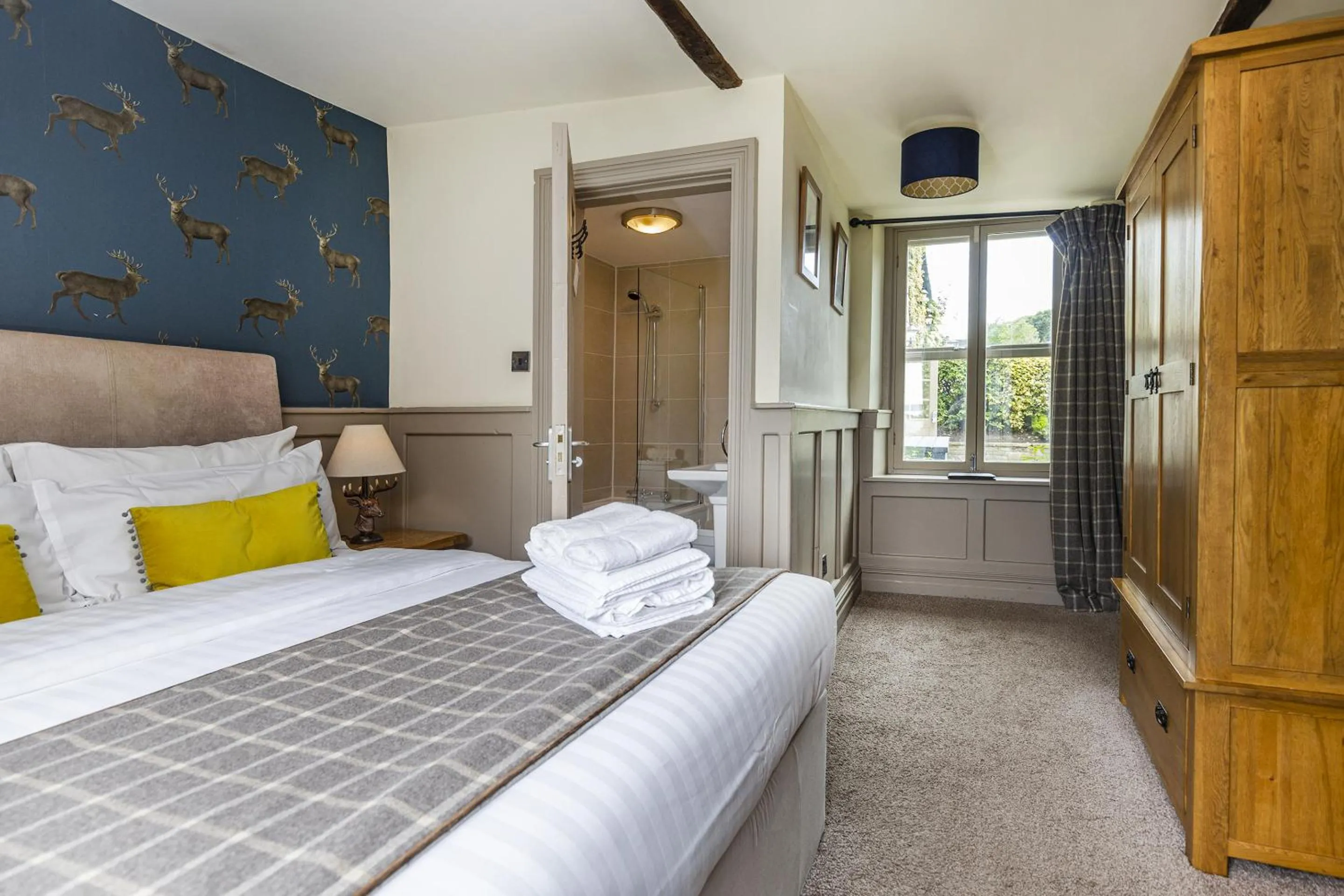 Bedroom, Bed in The Fleece Inn at Barkisland