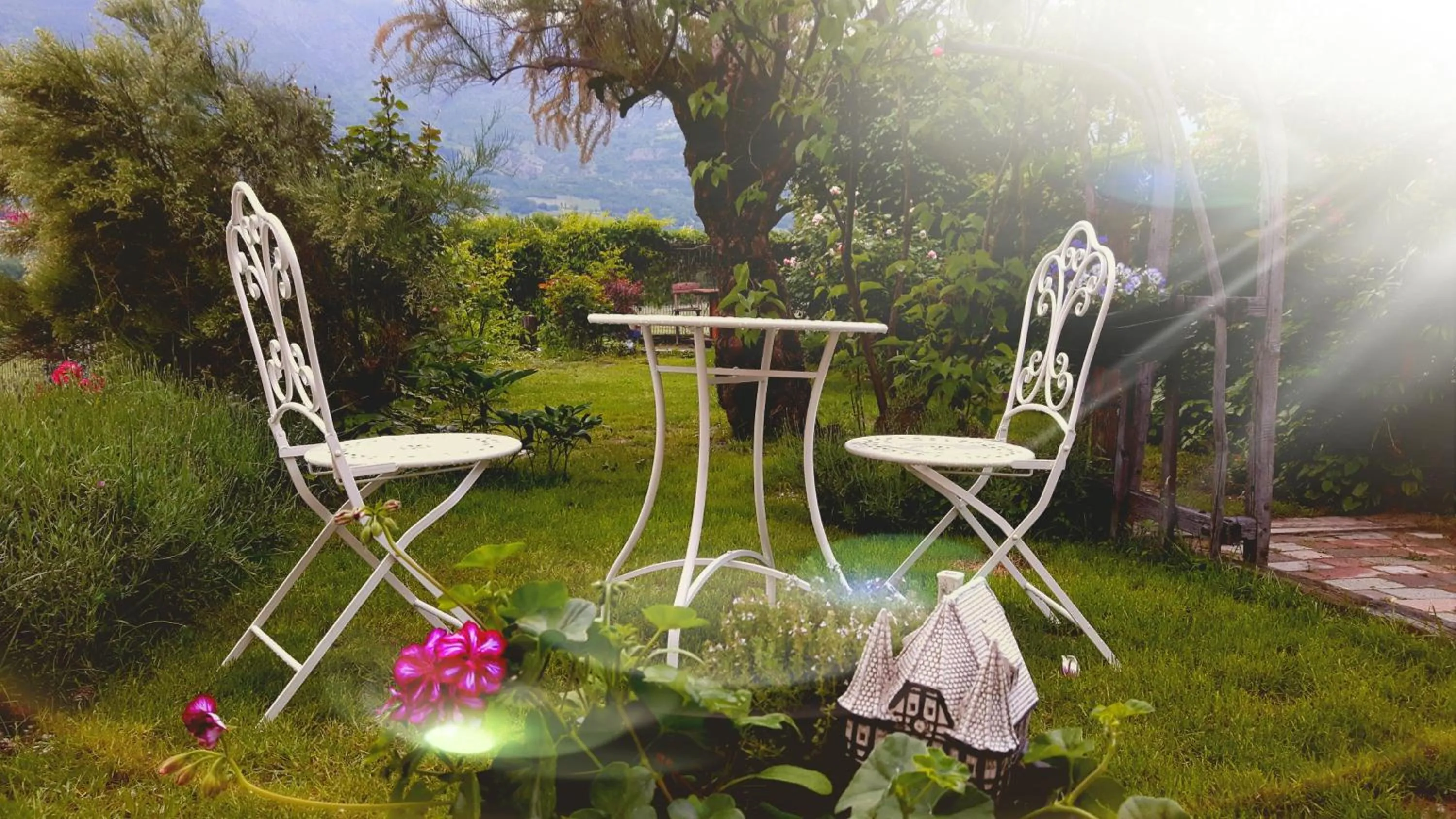 Inner courtyard view in La locanda del Mulino