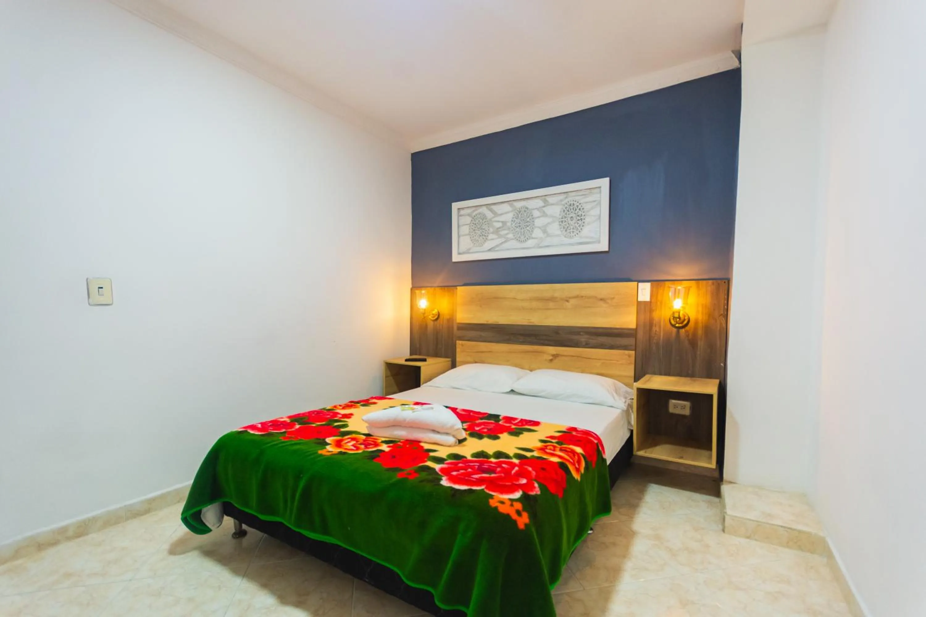 Photo of the whole room, Bed in Hotel Real Guatapé