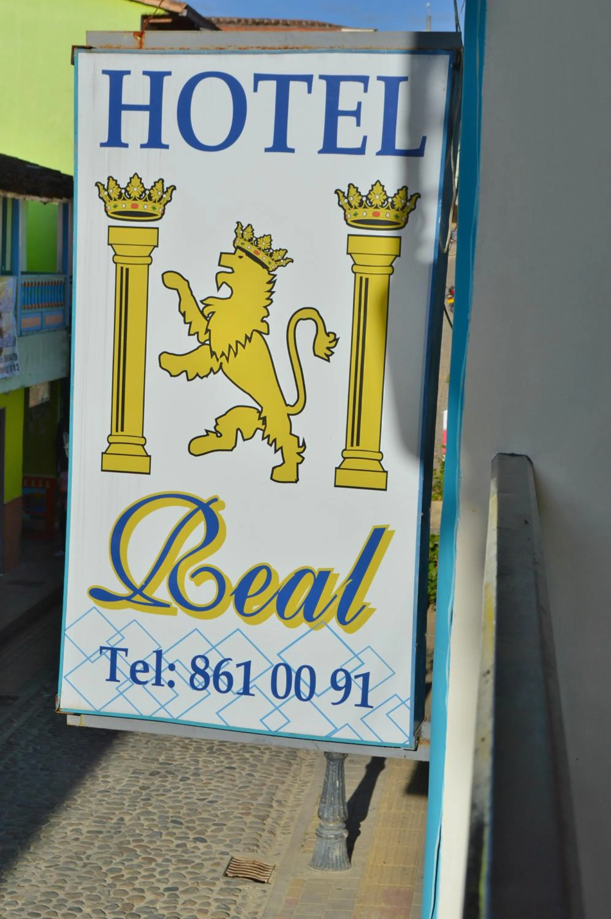 Logo/Certificate/Sign in Hotel Real Guatapé