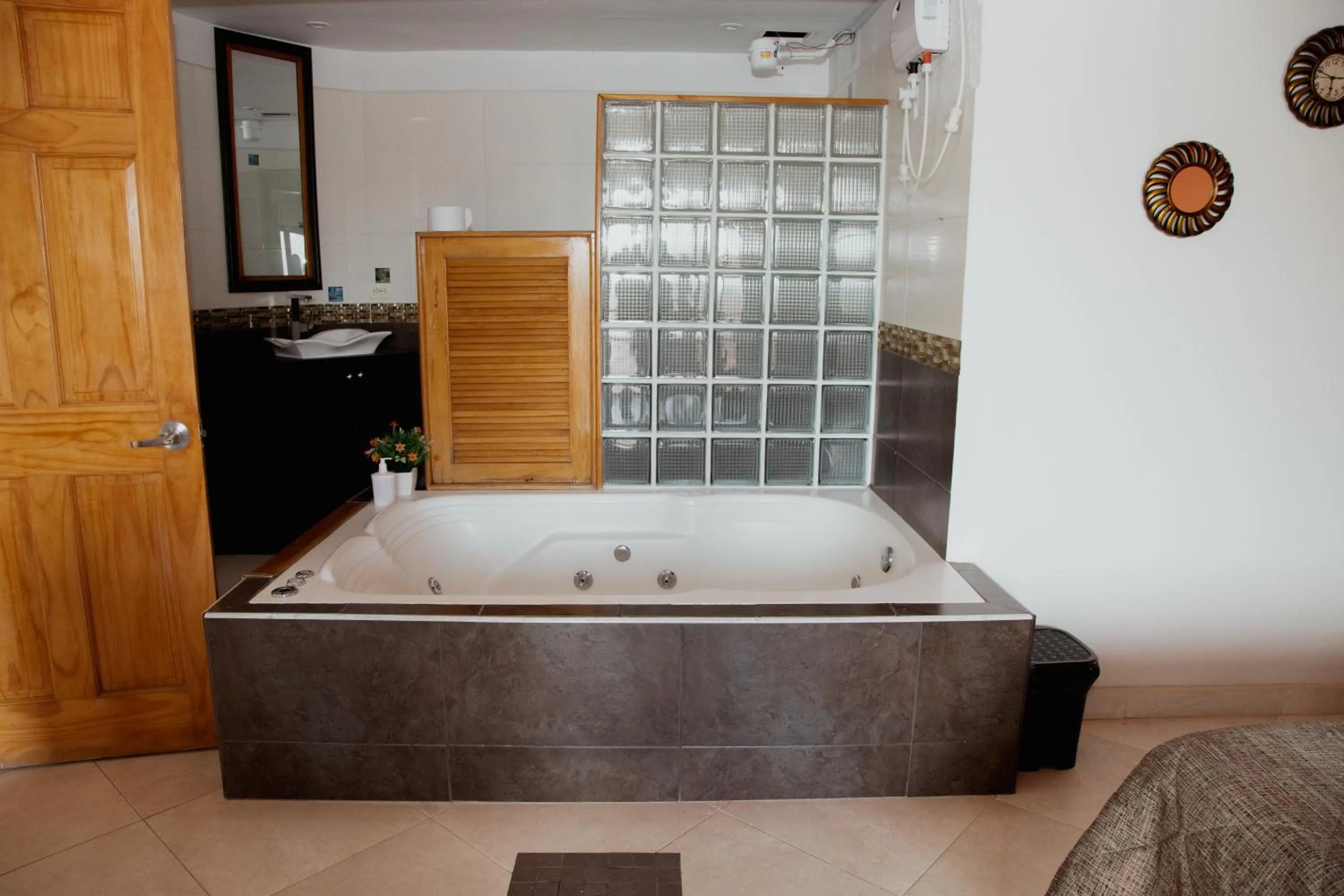 Bath in Hotel Real Guatapé