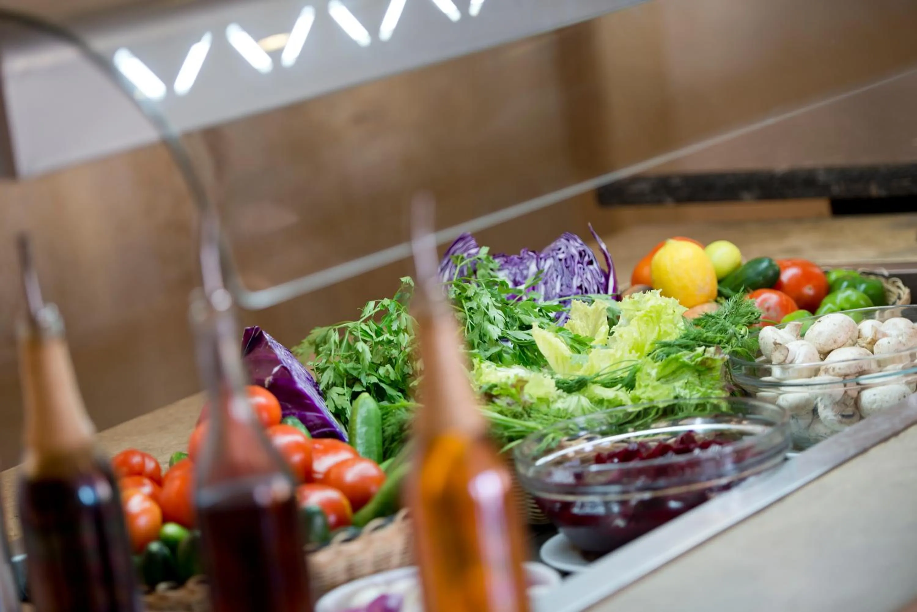 Food in Amphoras Aqua Adults Friendly