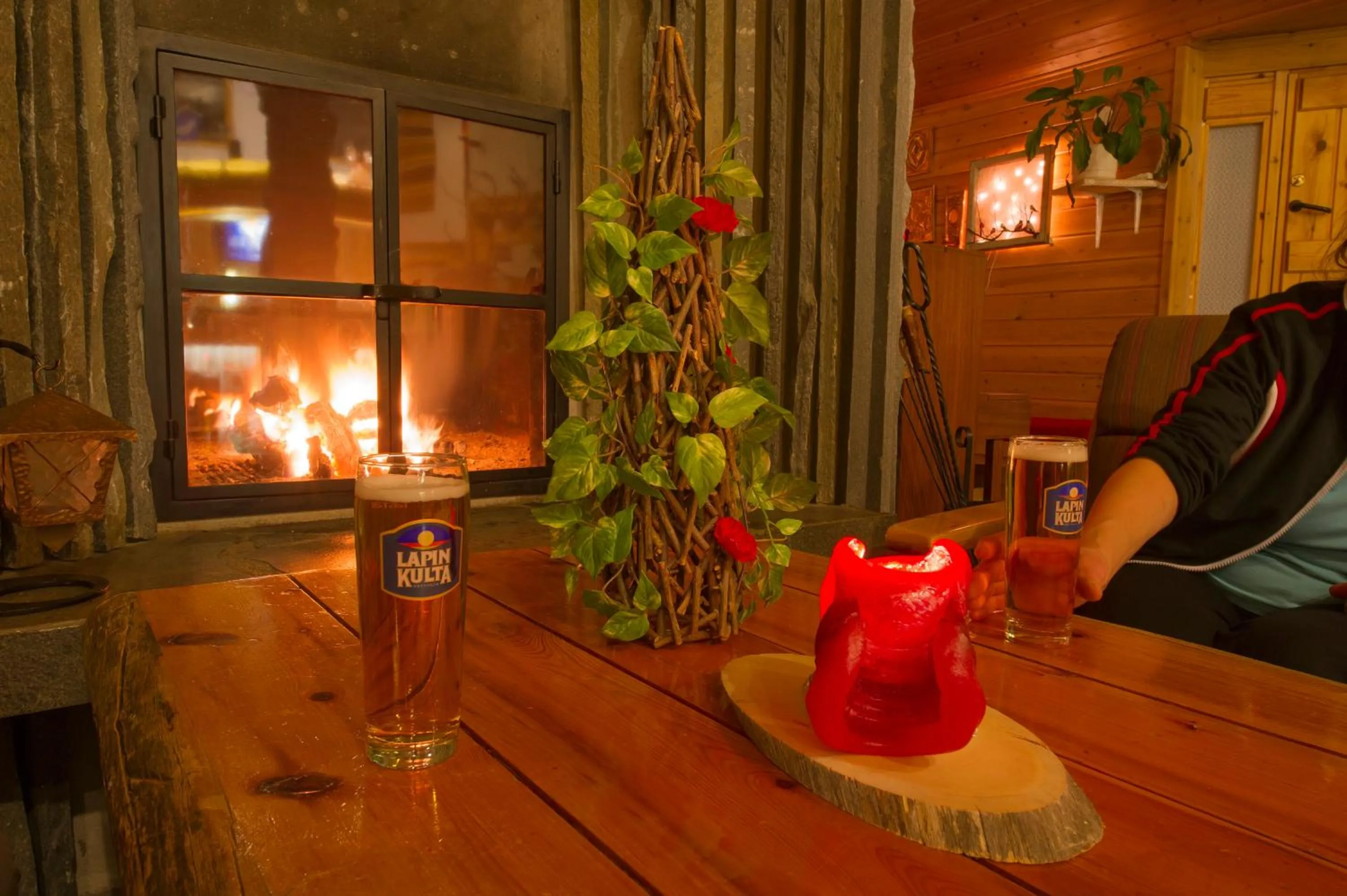 Communal lounge/ TV room in Hotel Hetan Majatalo