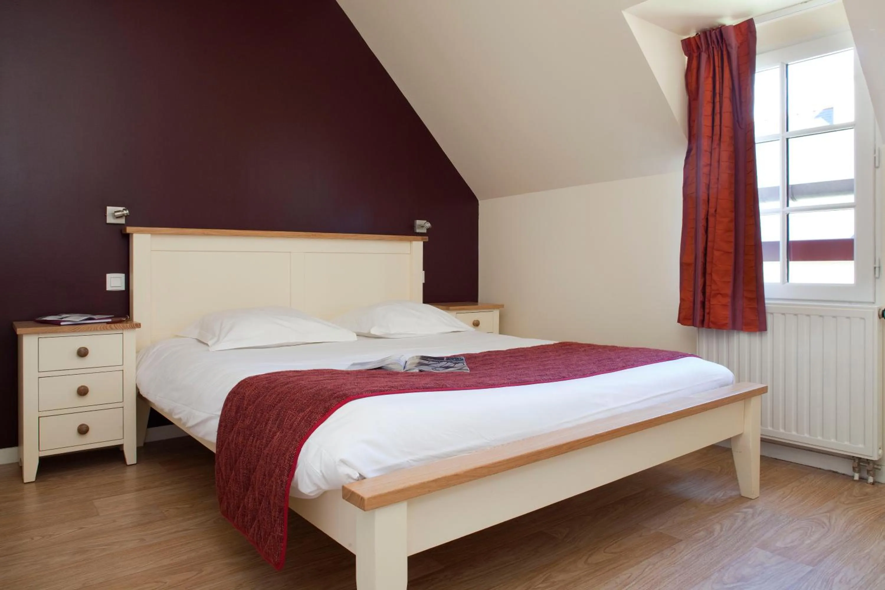 Photo of the whole room, Bed in Le Village Cancalais