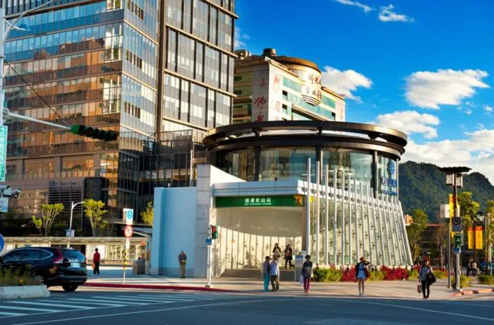 Nearby landmark in Hotel Lee-Chan