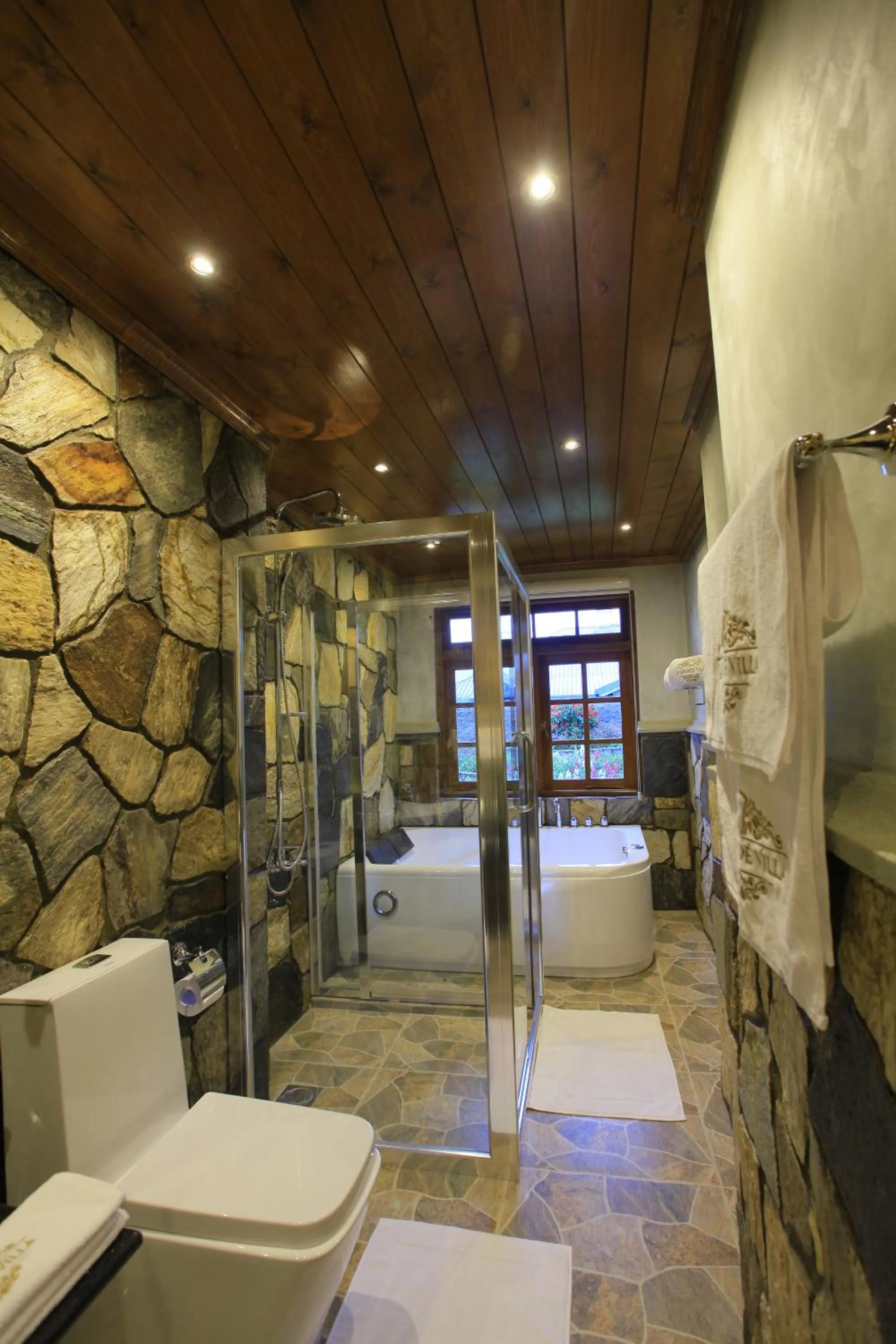 Bathroom in La Grande Villa