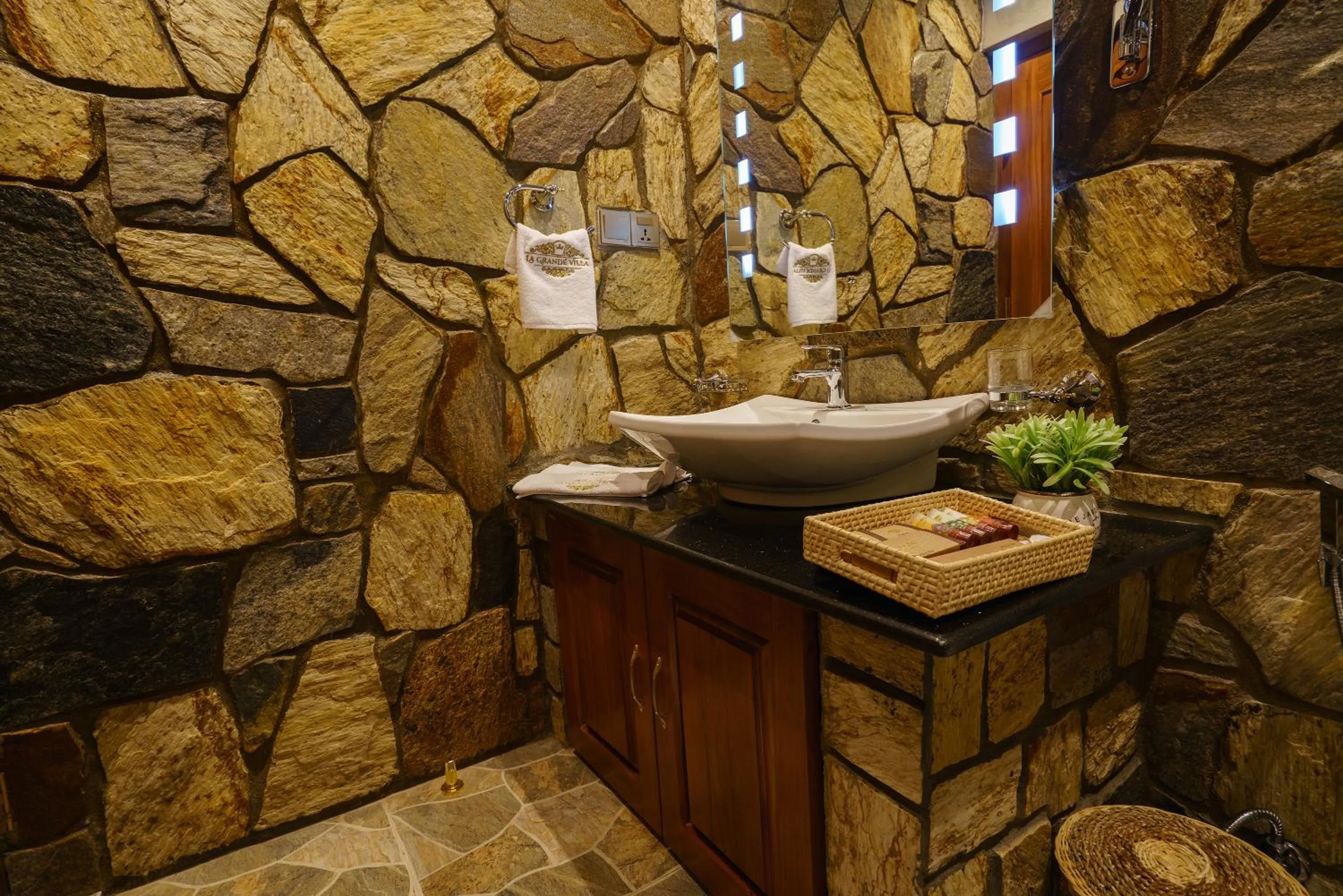 Bathroom in La Grande Villa