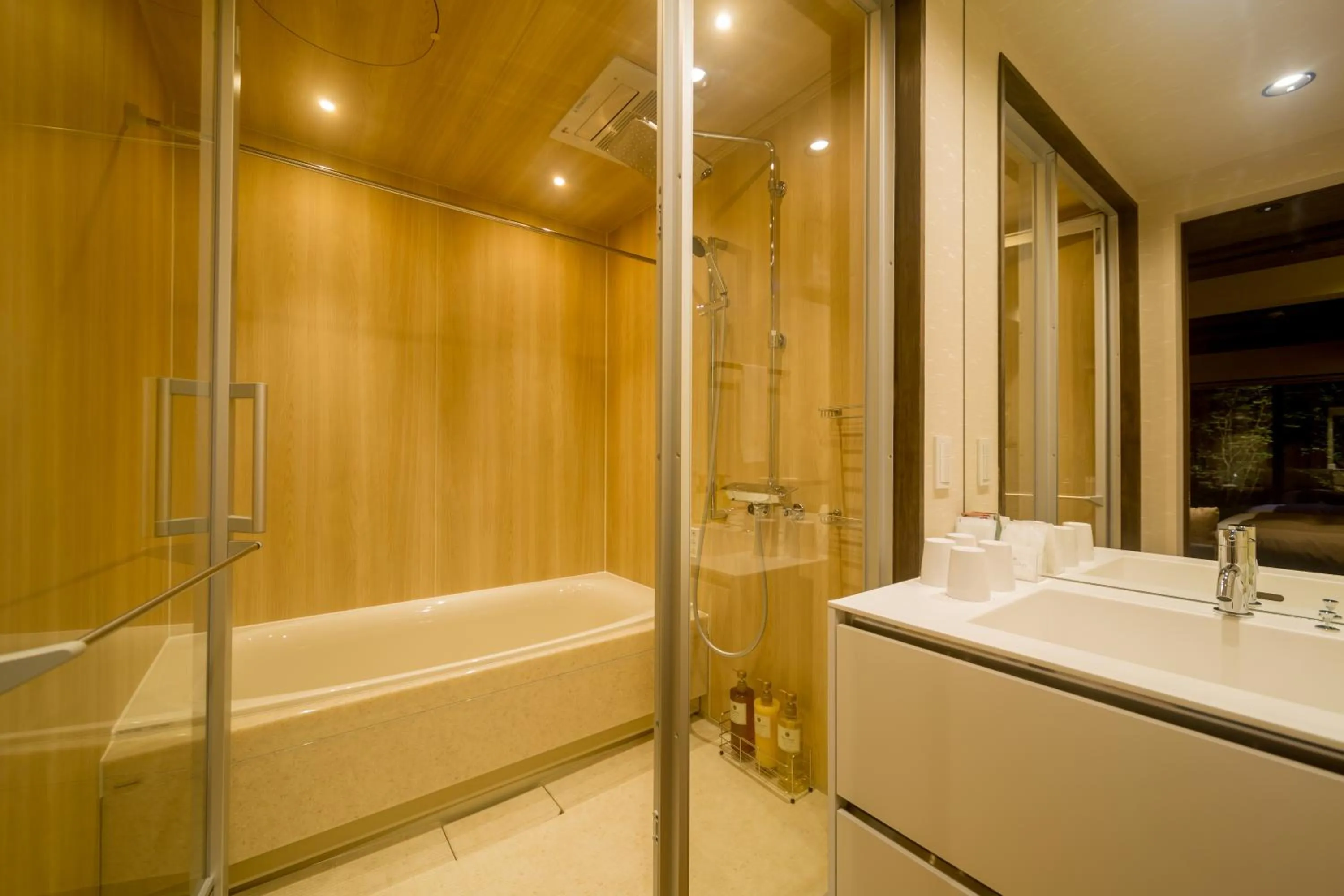 Shower in RESI STAY NISHIKI