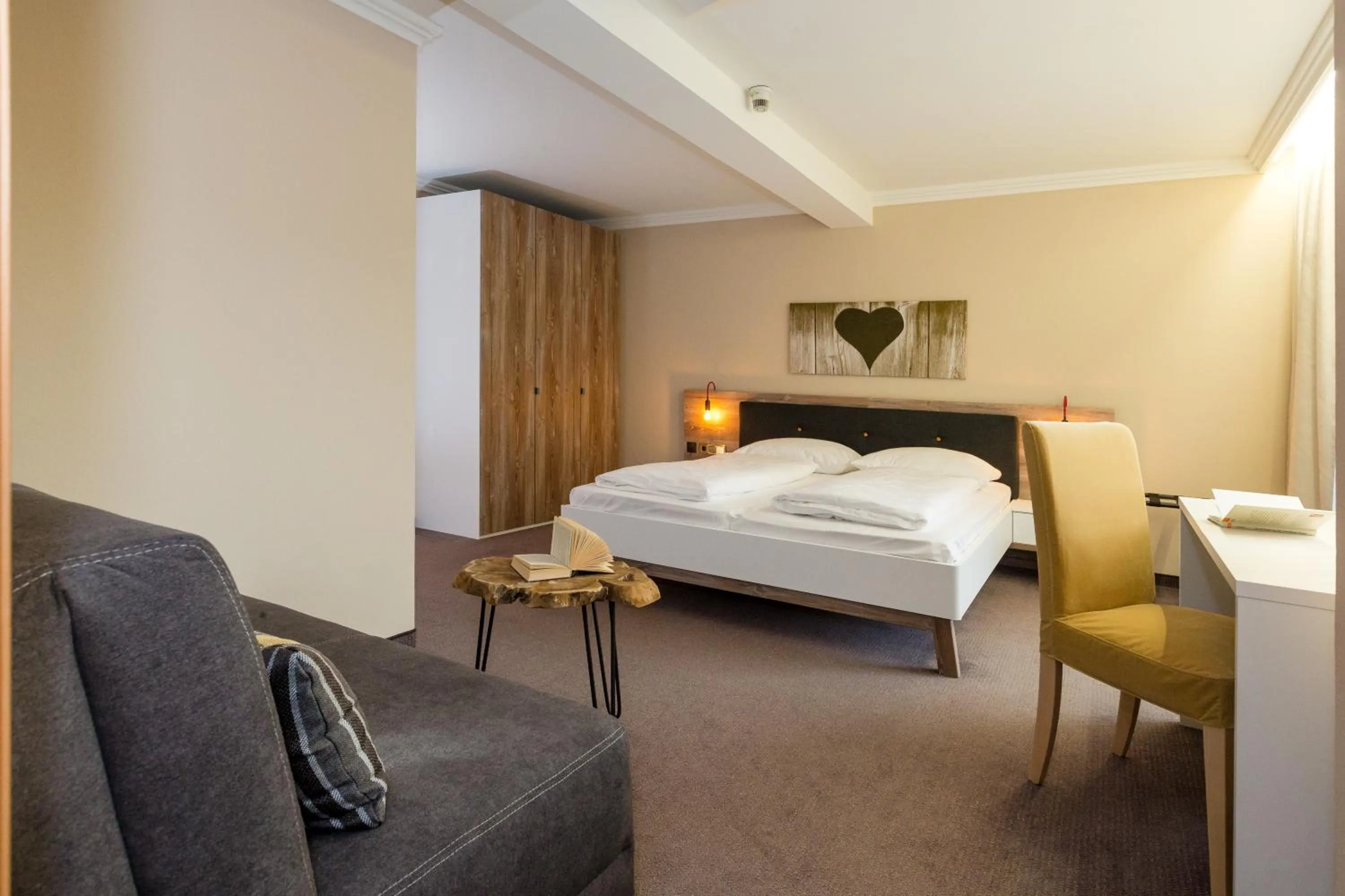 Photo of the whole room, Bed in Hotel Burgfrieden