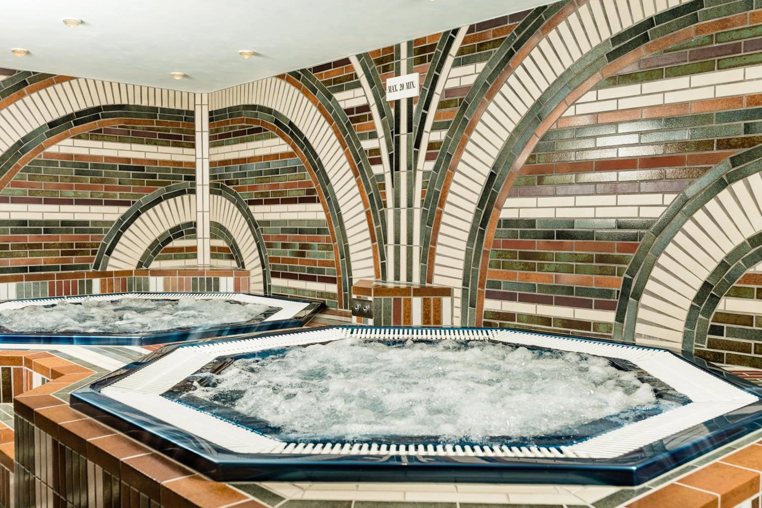 Hot Tub in Sporthotel Obereggen