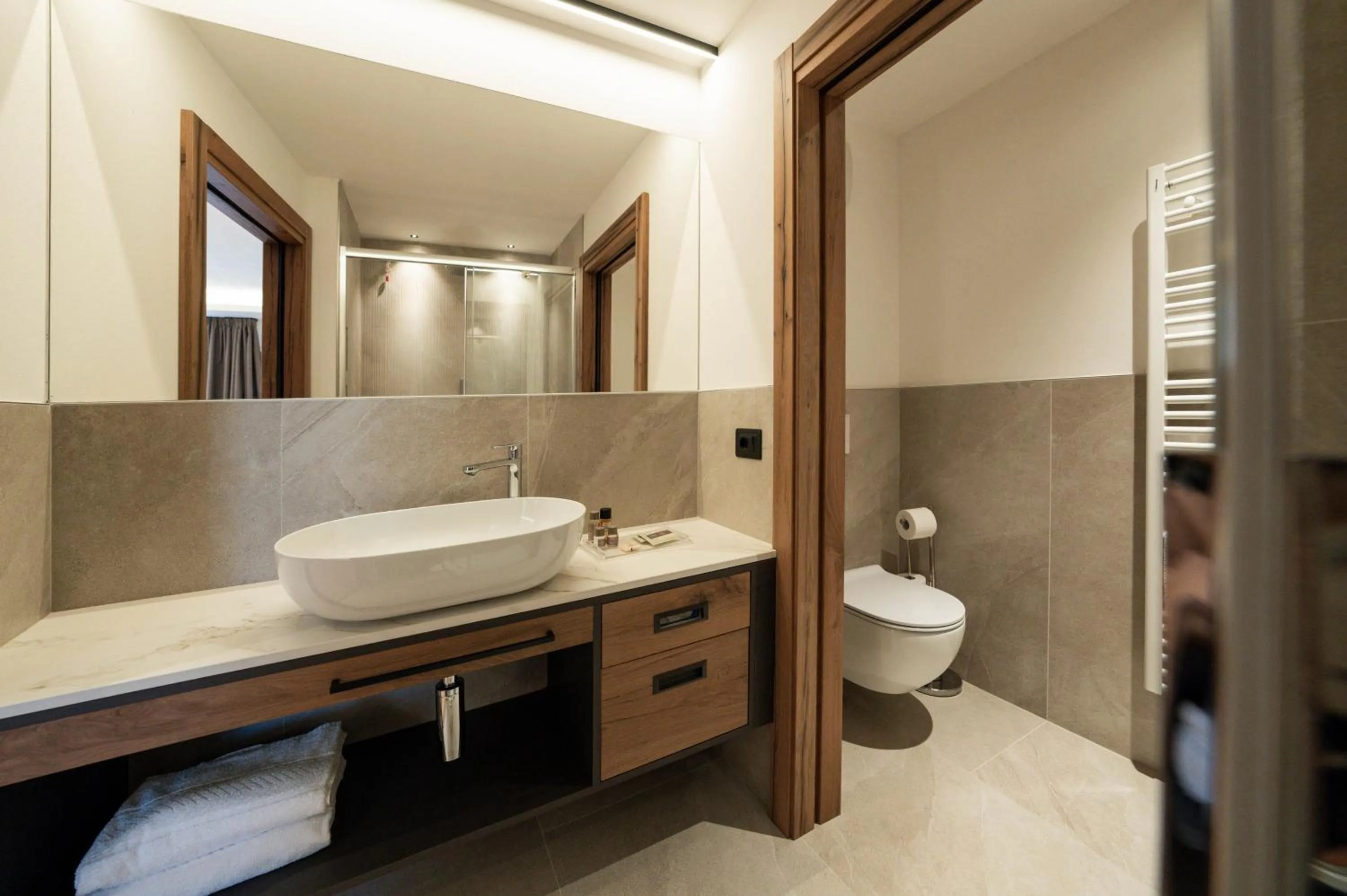 Toilet in Hotel Garden