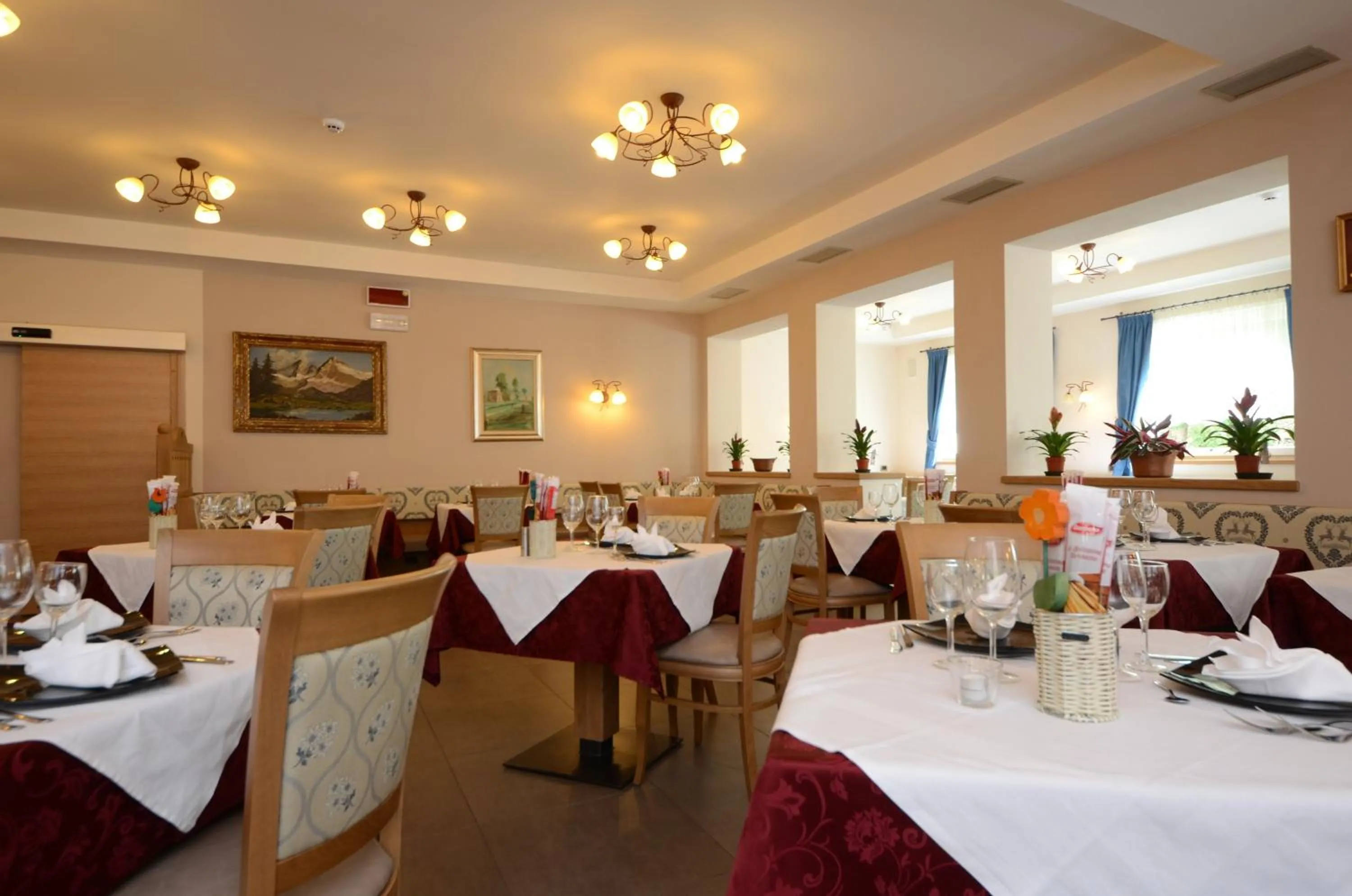 Restaurant/places to eat in Park Hotel Avisio
