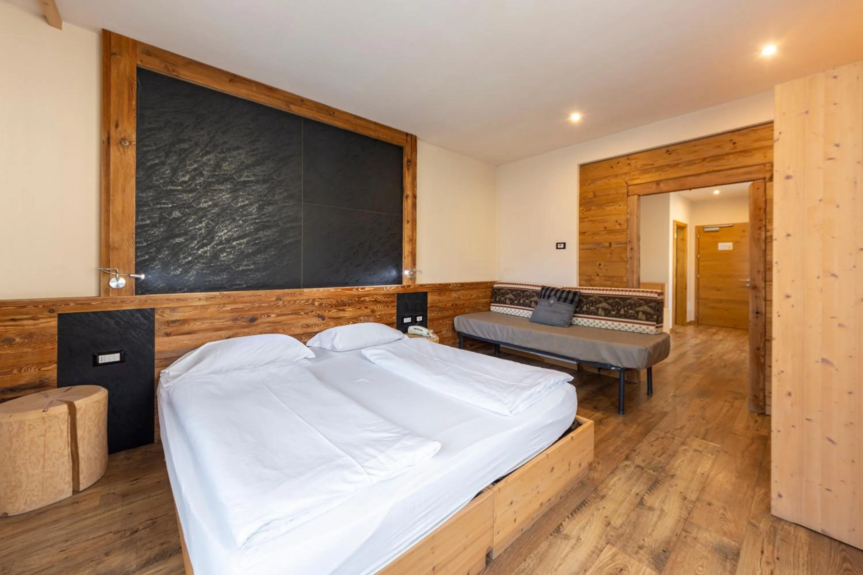 Bed in Park Hotel Avisio