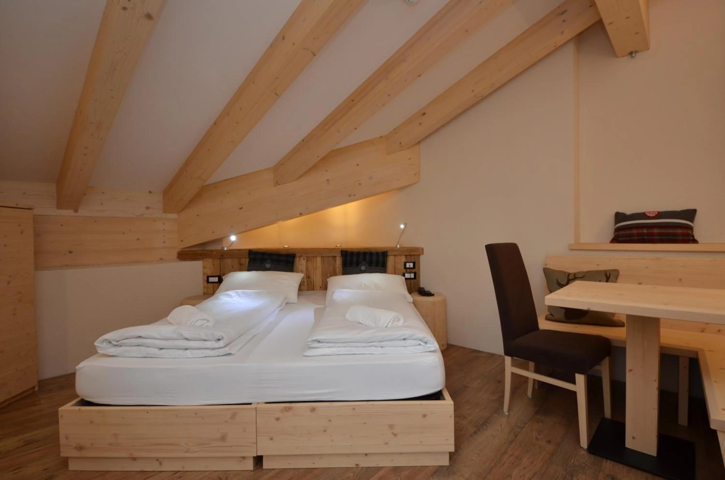 Bed in Park Hotel Avisio