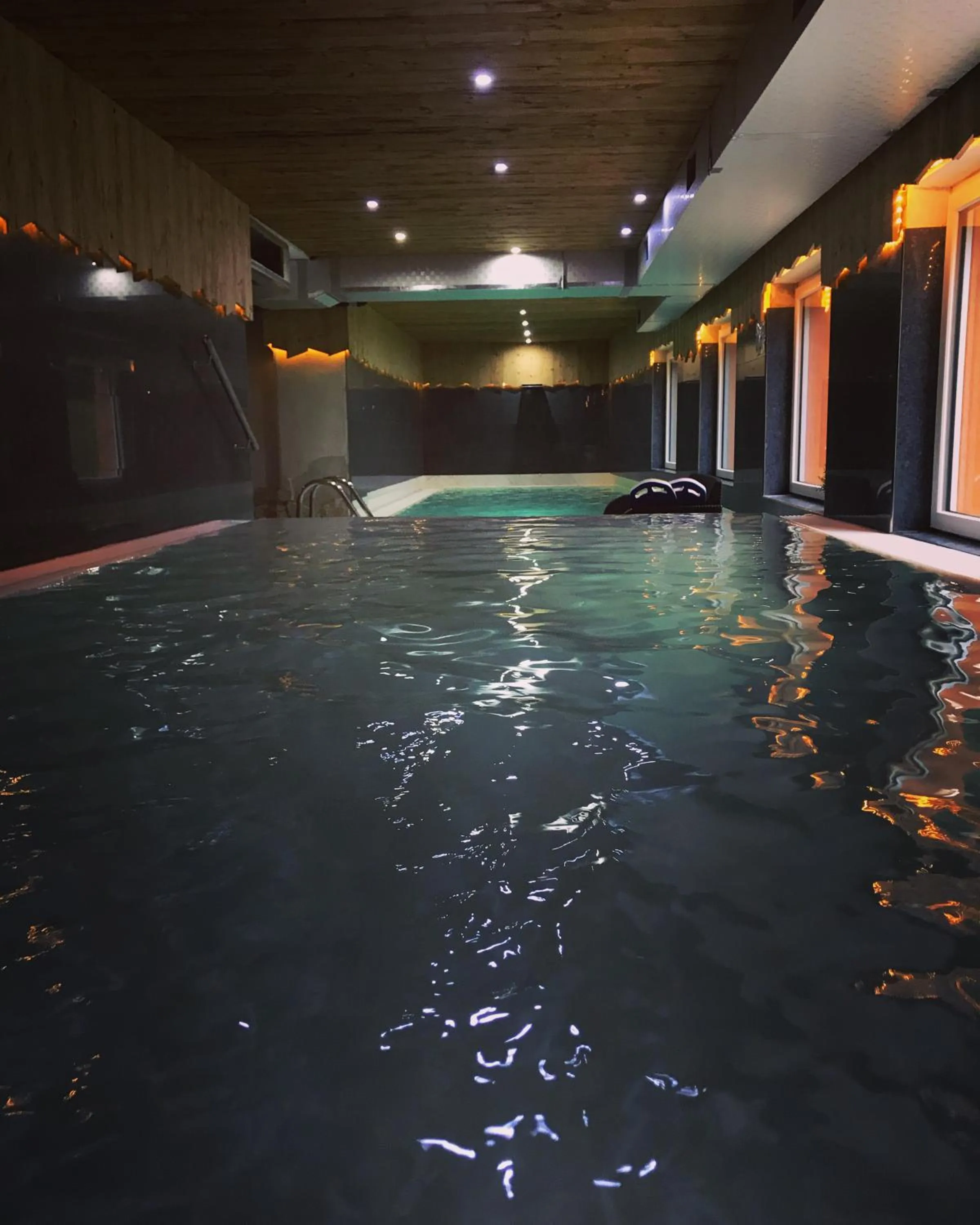 Swimming pool in Park Hotel Avisio