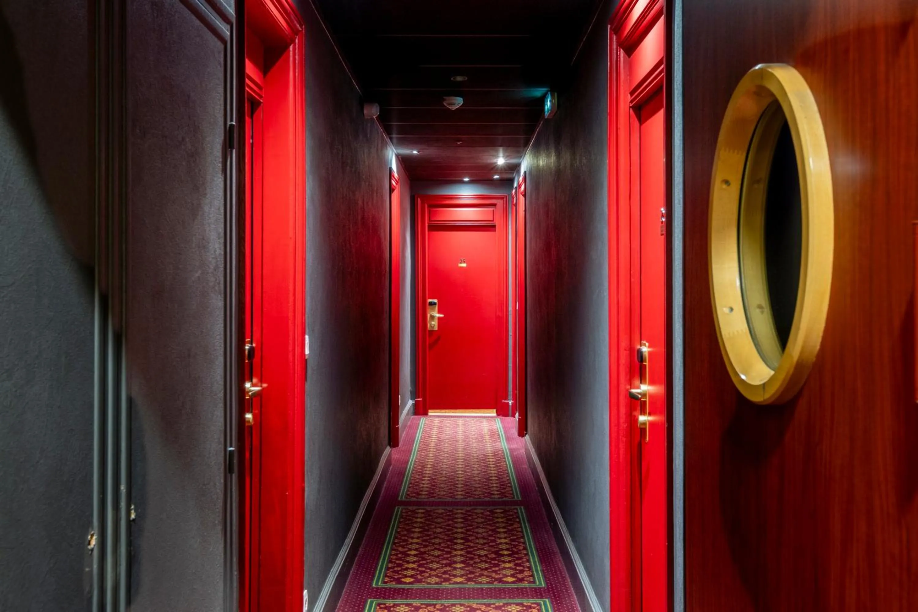 Property building in Best Western Hôtel d'Arc