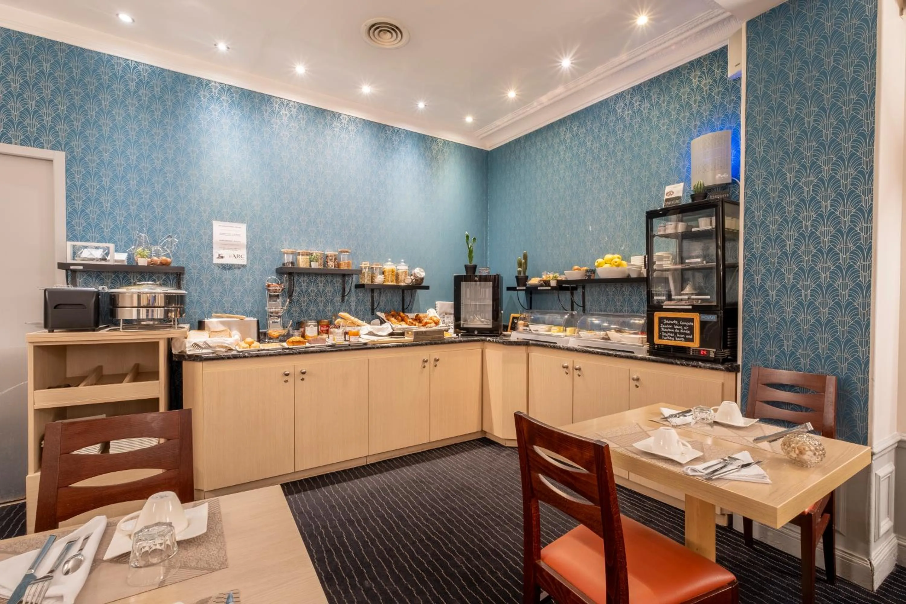 Breakfast in Best Western Hôtel d'Arc