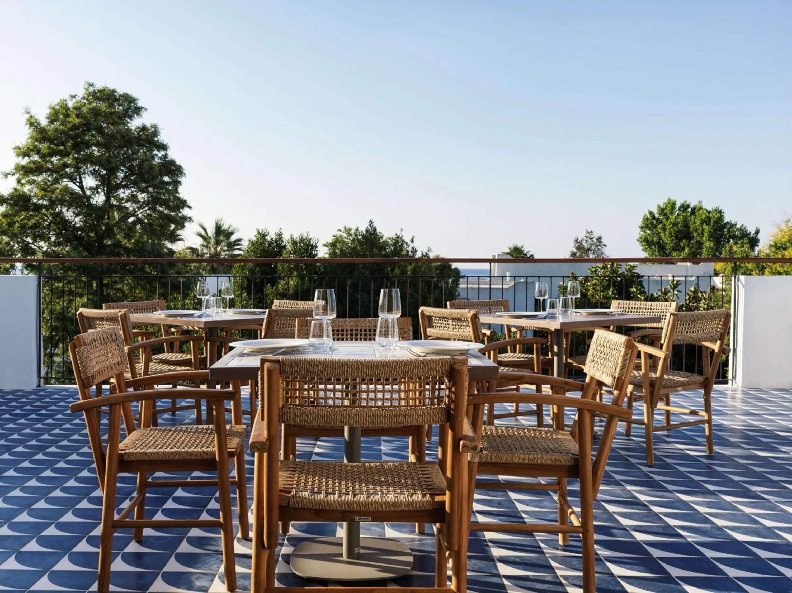 Restaurant/places to eat in Aulūs Lindos Rhodes, Curio Collection by Hilton