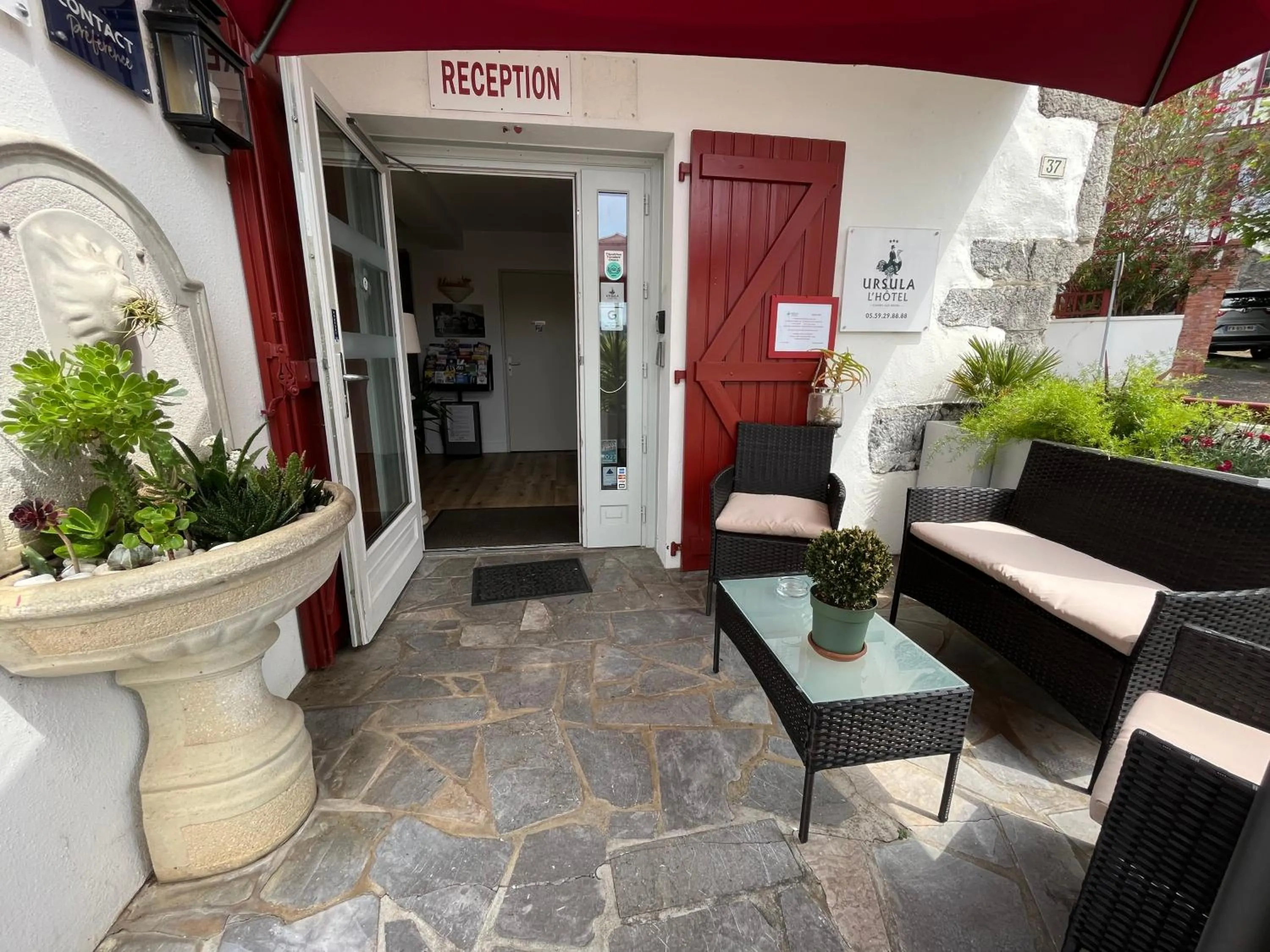 Lobby or reception in Hôtel Ursula