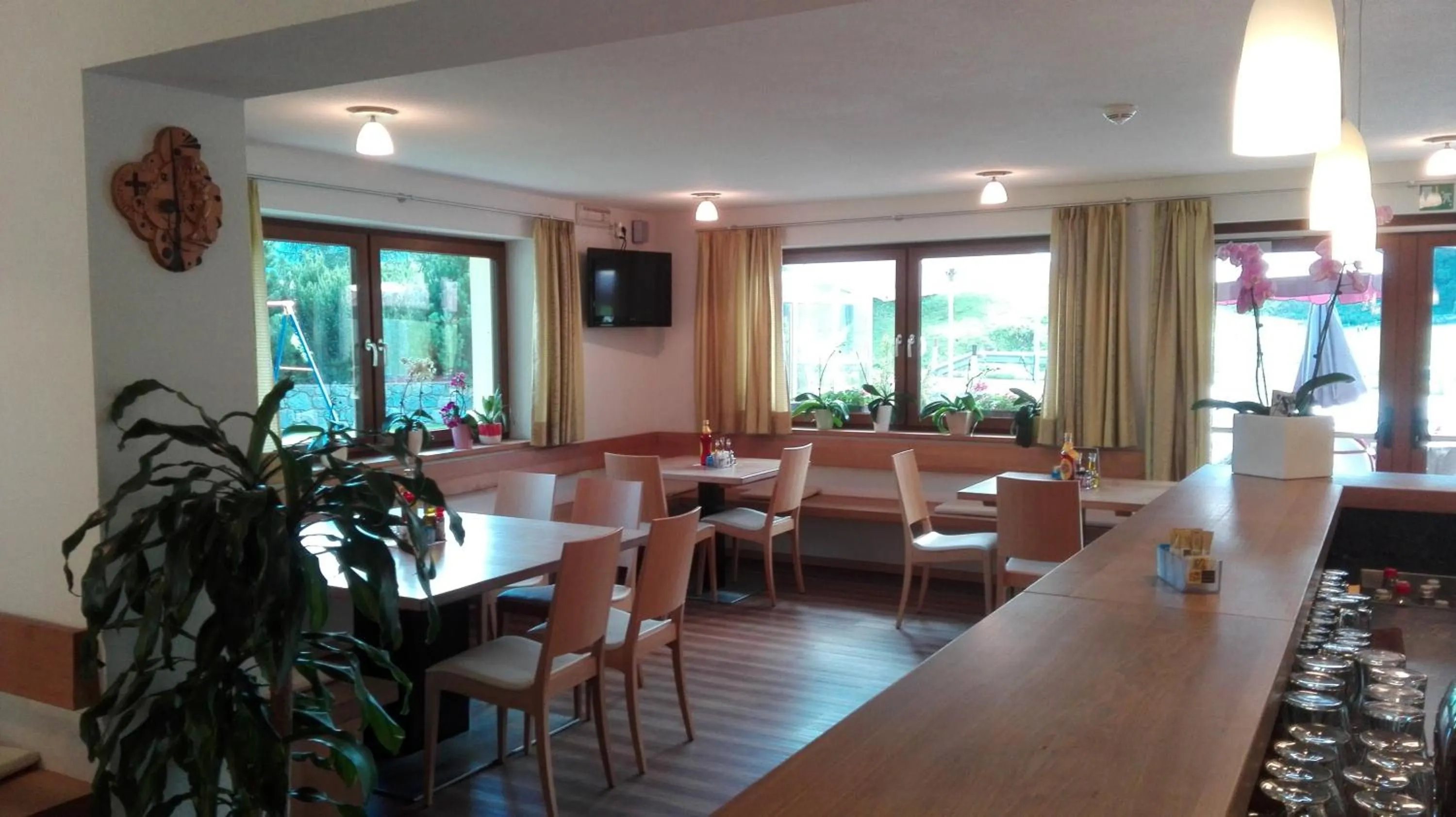 Restaurant/places to eat in Reschnerhof